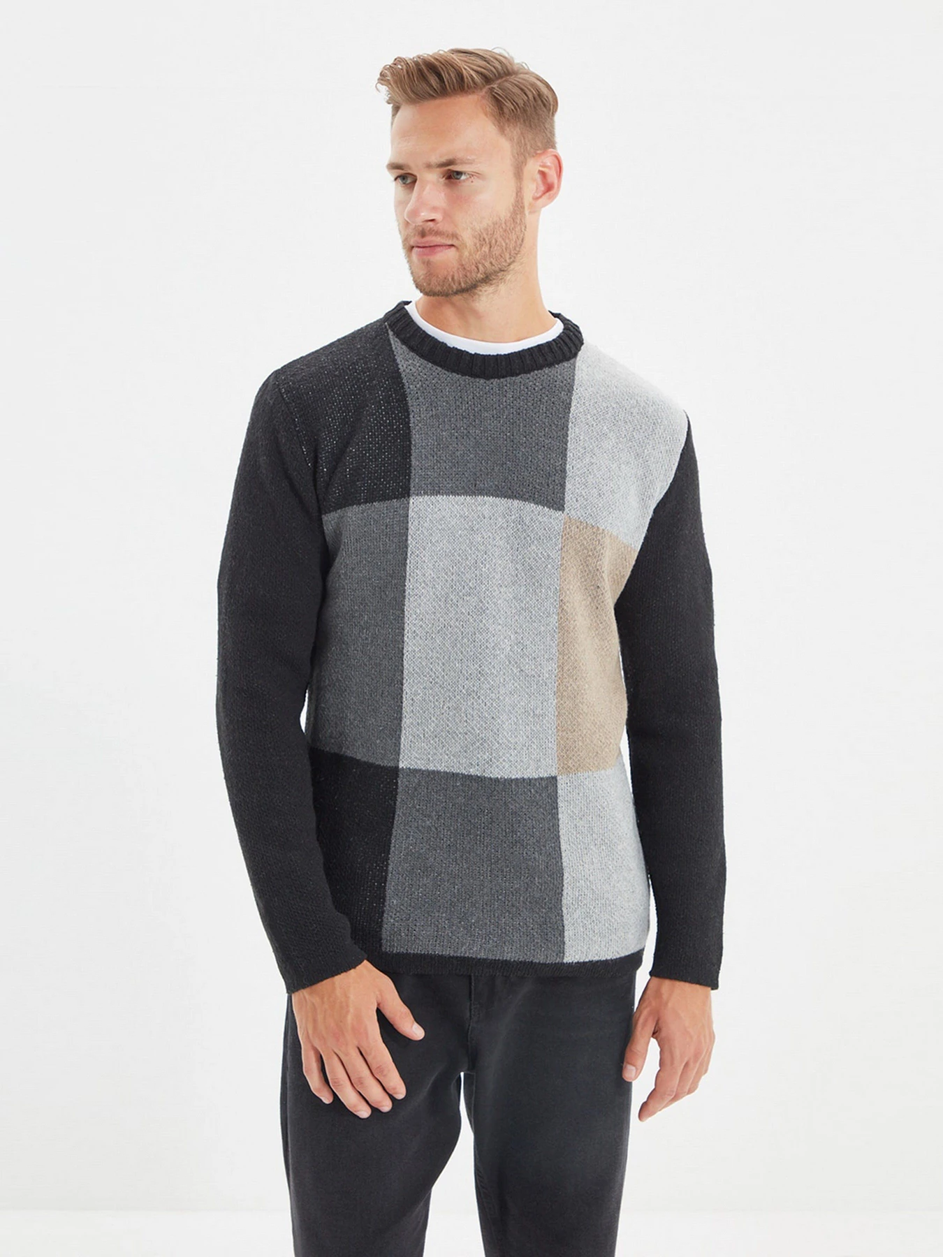 Светри та кардигани Trendyol модель TMNAW22KZ0404/Siyah Светри та кардигани Trendyol модель TMNAW22KZ0404/Siyah Фото