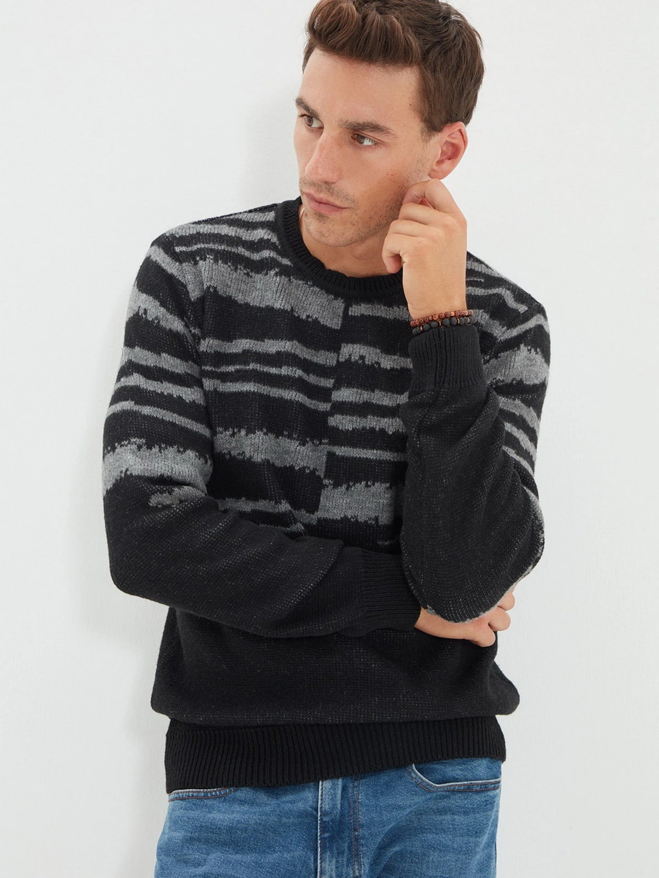 Светри та кардигани Trendyol модель TMNAW22KZ0566/Siyah Светри та кардигани Trendyol модель TMNAW22KZ0566/Siyah Фото