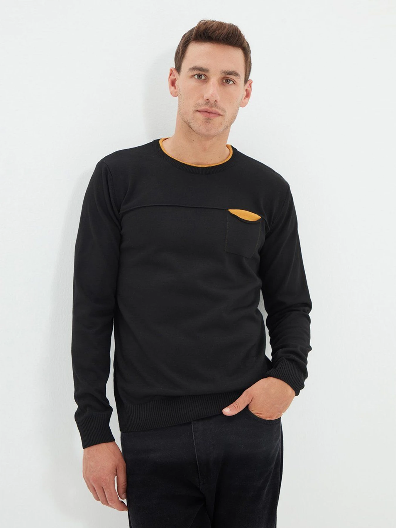 Светри та кардигани Trendyol модель TMNAW22KZ0649/Siyah Светри та кардигани Trendyol модель TMNAW22KZ0649/Siyah Фото