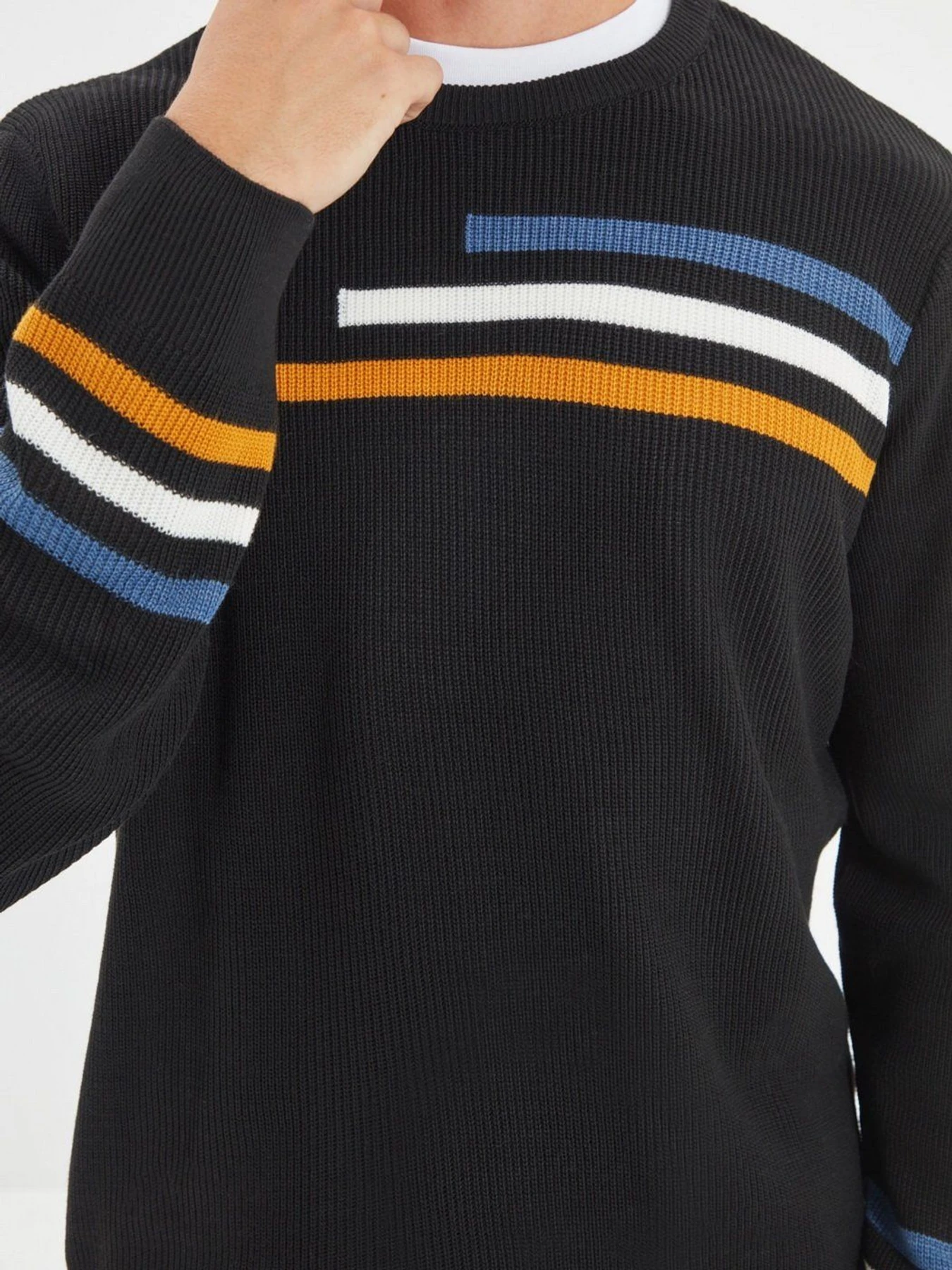 Светри та кардигани Trendyol модель TMNAW22KZ0794/Siyah Светри та кардигани Trendyol модель TMNAW22KZ0794/Siyah Фото