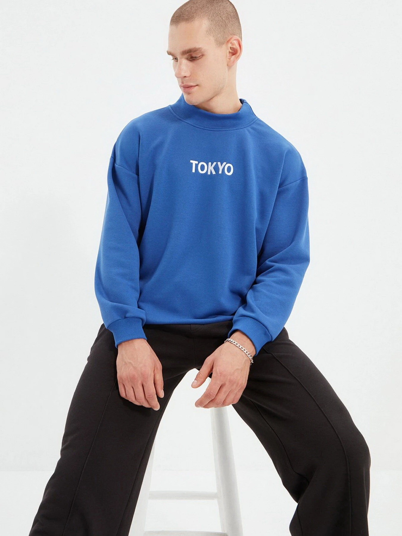 Худи и свитшоты Trendyol модель TMNAW22SW0159/Saks Худи и свитшоты Trendyol модель TMNAW22SW0159/Saks Фото