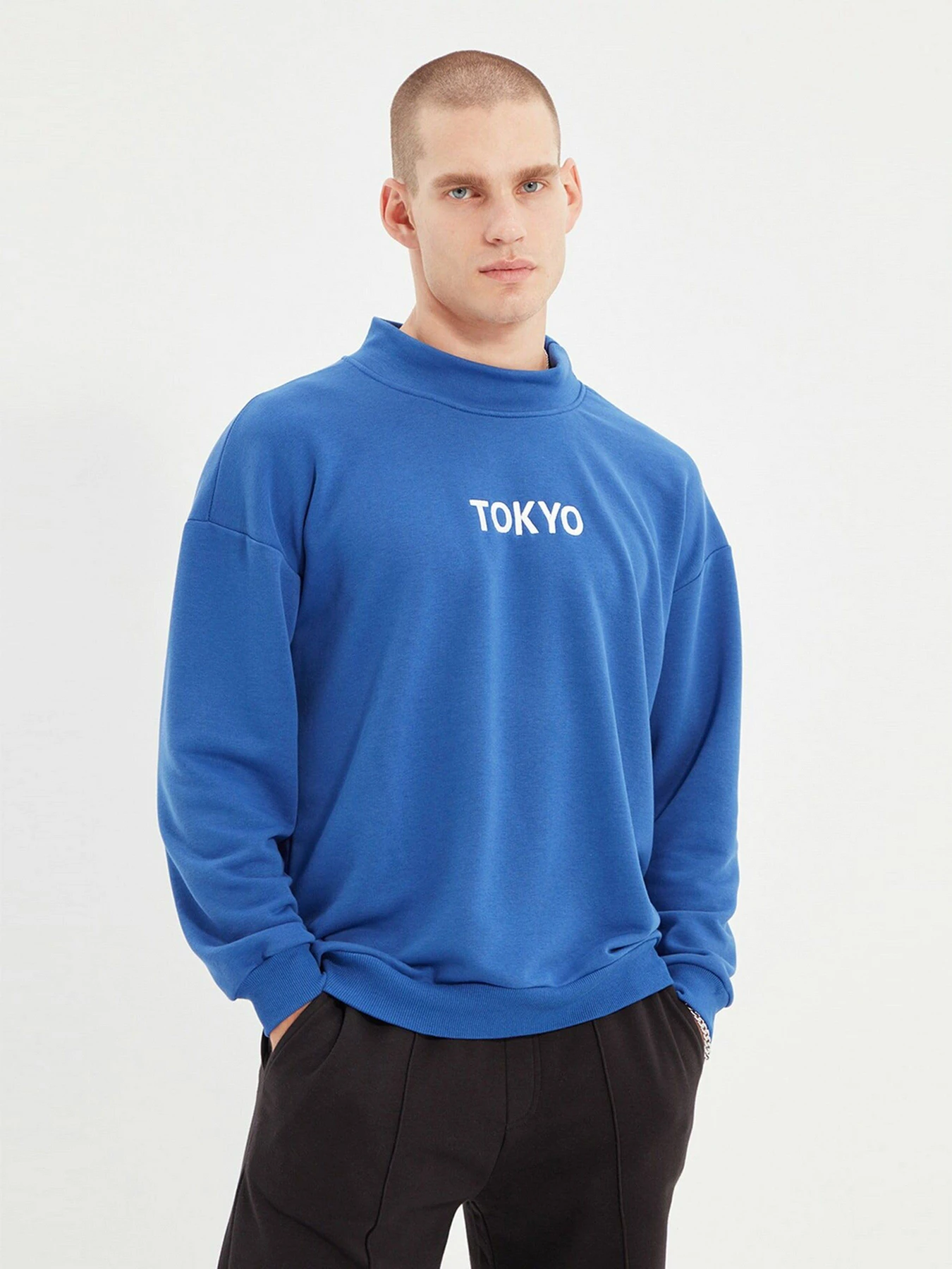 Худи и свитшоты Trendyol модель TMNAW22SW0159/Saks Худи и свитшоты Trendyol модель TMNAW22SW0159/Saks Фото