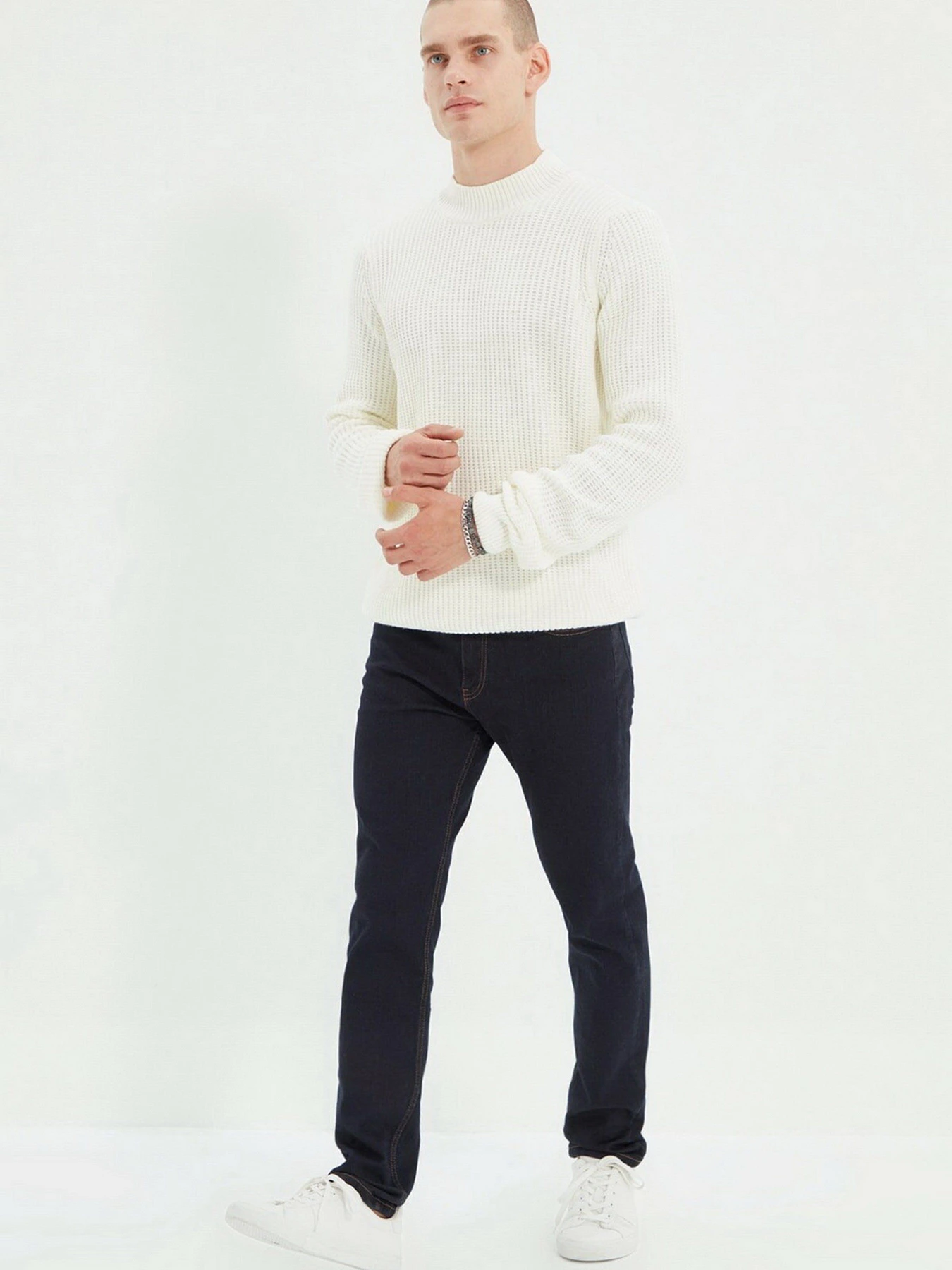 Джинси Trendyol Skinny модель TMNAW22JE0540/Lacivert Фото