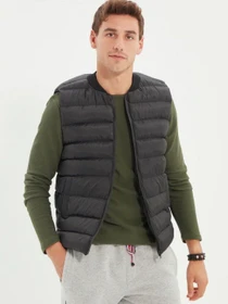 Жилеты Trendyol модель TMNAW22YE0012/Siyah Фото