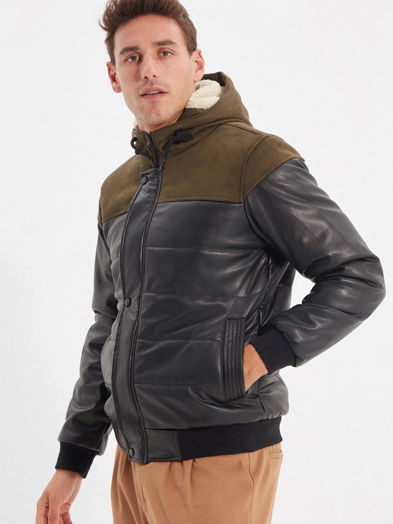 Куртки та дублянки Trendyol модель TMNAW22MO0122/Siyah Куртки та дублянки Trendyol модель TMNAW22MO0122/Siyah Фото