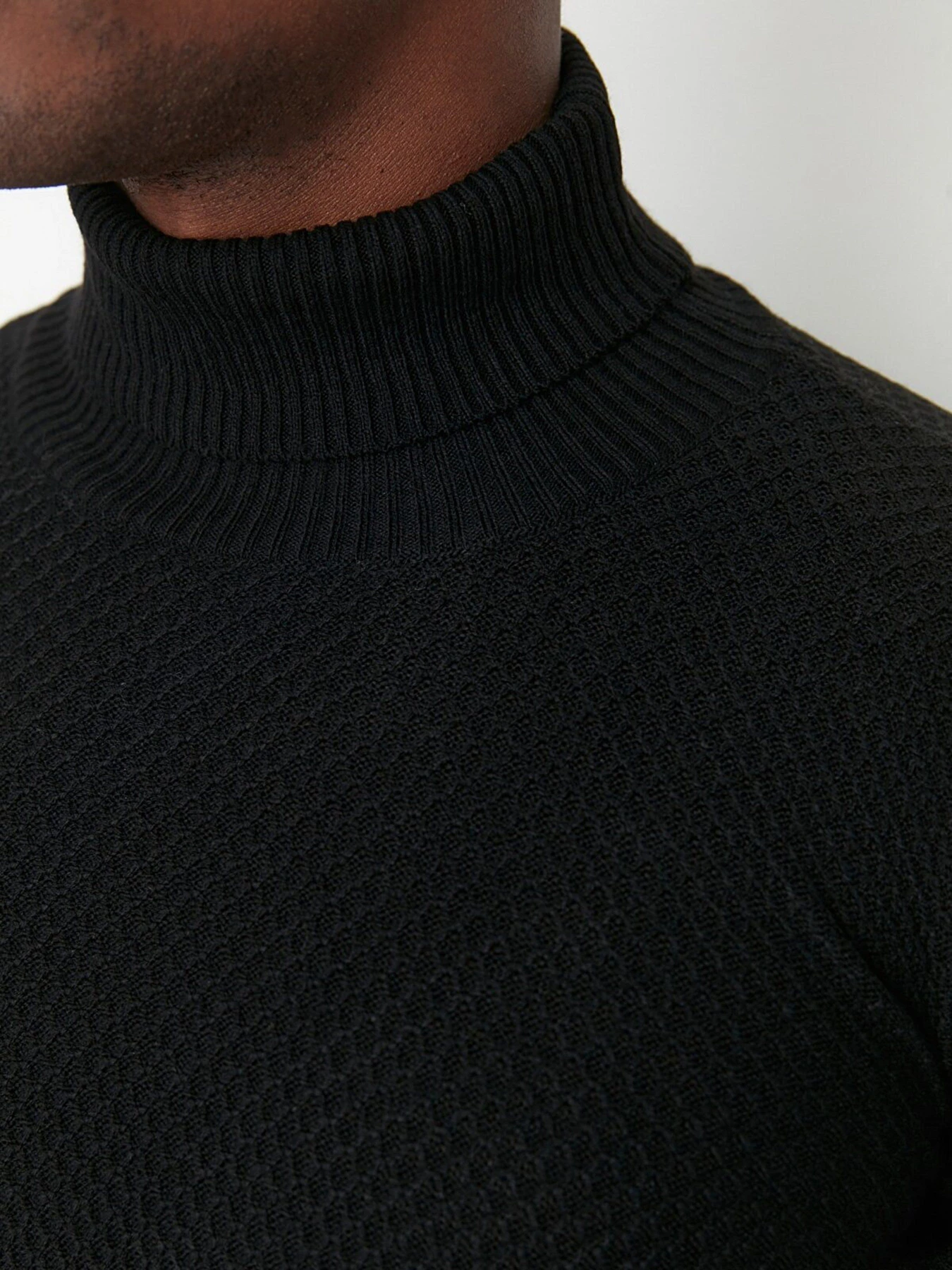 Свитры и кардиганы Trendyol модель TMNAW21KZ0575/Siyah Свитры и кардиганы Trendyol модель TMNAW21KZ0575/Siyah Фото