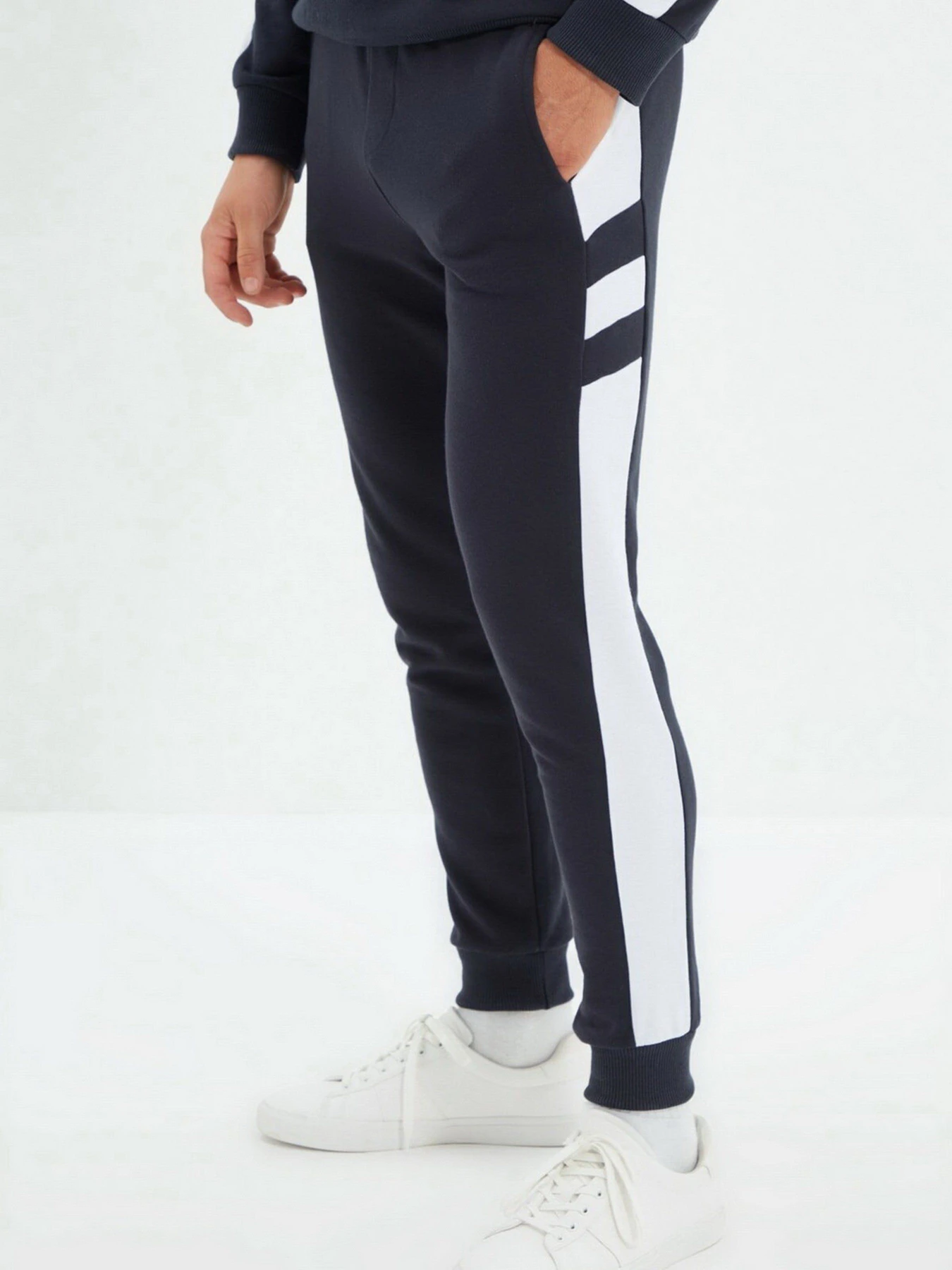 Брюки Trendyol модель TMNAW22EA0219/Lacivert Фото