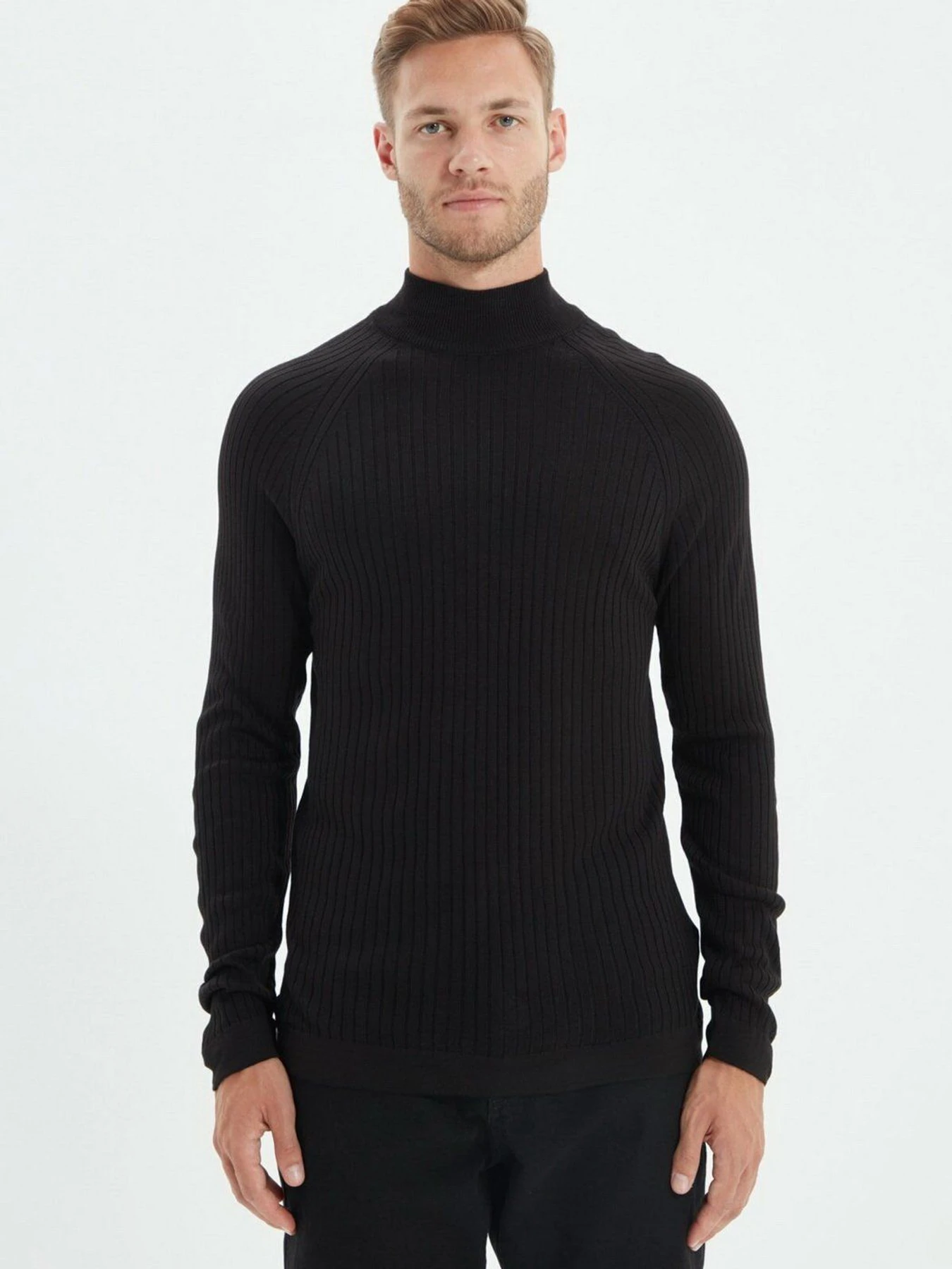 Светри та кардигани Trendyol модель TMNAW21KZ1561/Siyah Светри та кардигани Trendyol модель TMNAW21KZ1561/Siyah Фото