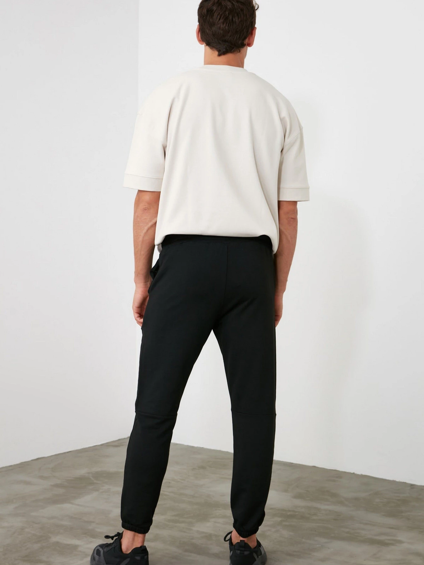 Брюки Trendyol модель TMNSS20EA0072/Siyah Брюки Trendyol модель TMNSS20EA0072/Siyah Фото
