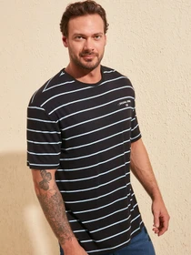 Футболки і поло Trendyol модель TMNSS20TS0521/Lacivert Фото
