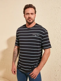 Футболки і поло Trendyol модель TMNSS20TS0521/Lacivert Фото