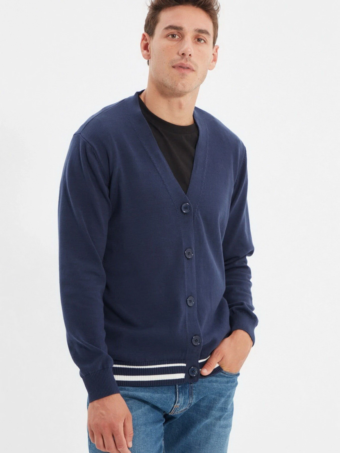 Светри та кардигани Trendyol модель TMNAW22HI0485/Lacivert Светри та кардигани Trendyol модель TMNAW22HI0485/Lacivert Фото