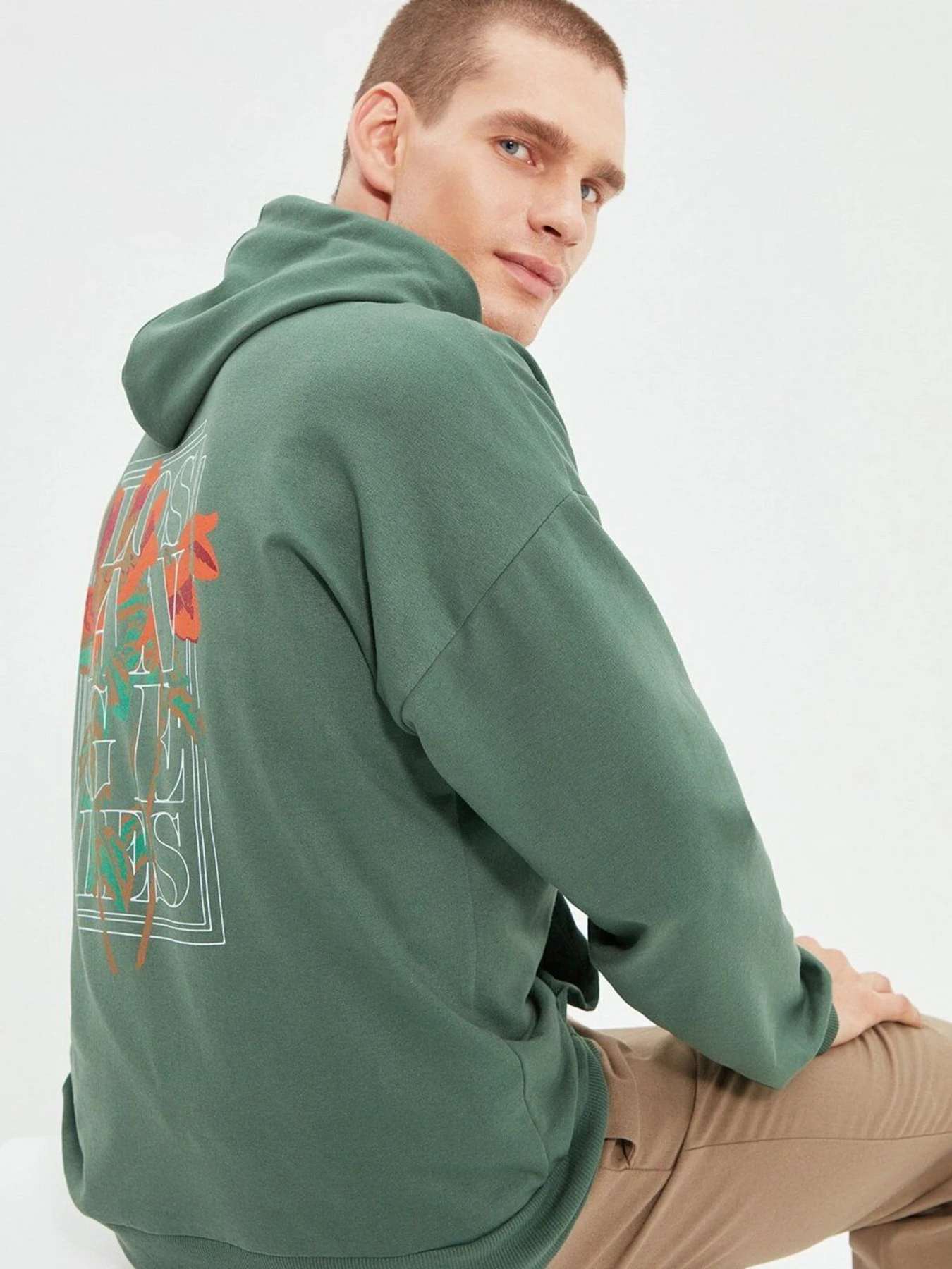 Худи и свитшоты Trendyol модель TMNAW22SW0155/Yesil Худи и свитшоты Trendyol модель TMNAW22SW0155/Yesil Фото