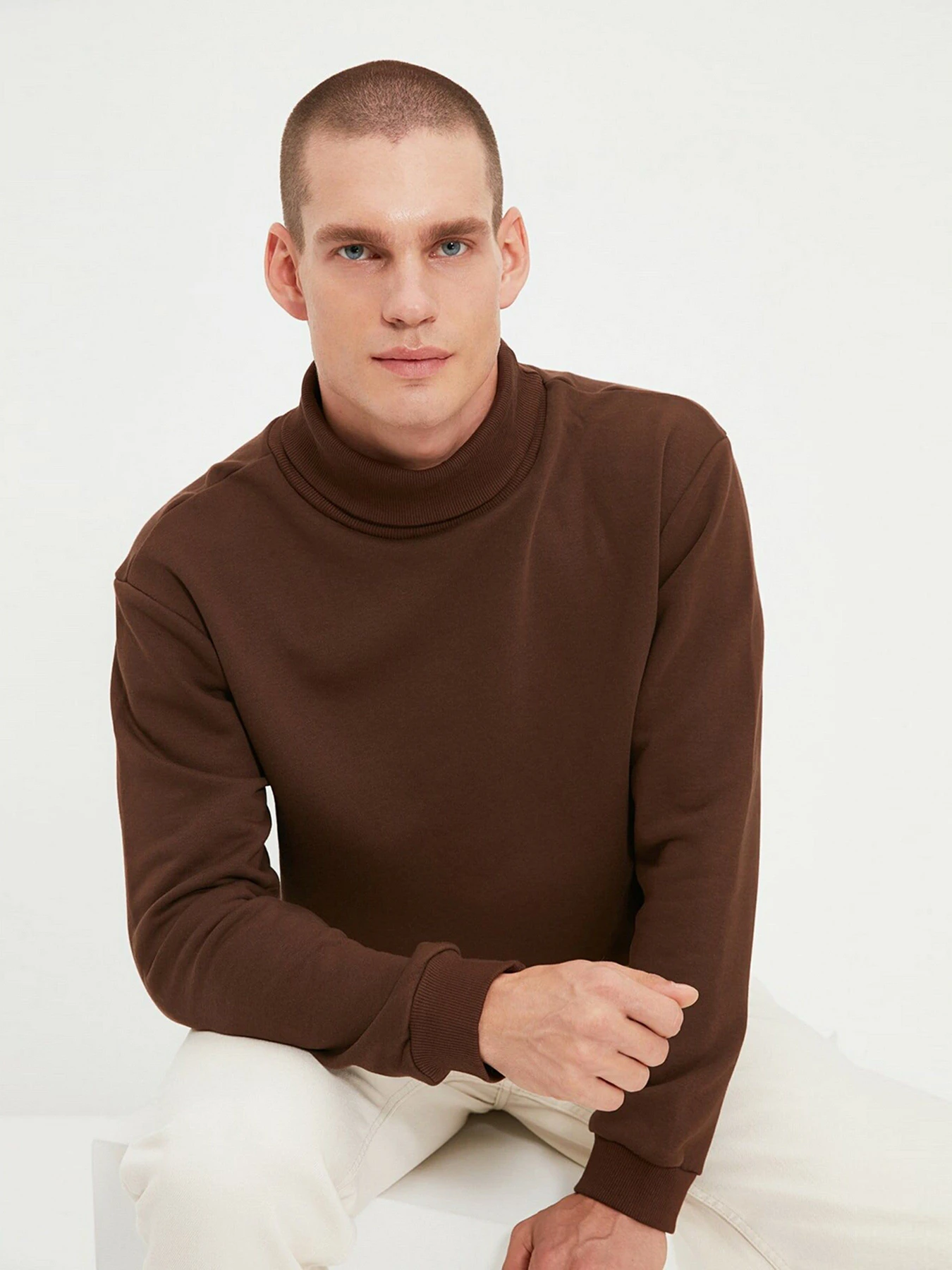 Свитры и кардиганы Trendyol модель TMNAW22SW0619/Kahverengi Свитры и кардиганы Trendyol модель TMNAW22SW0619/Kahverengi Фото