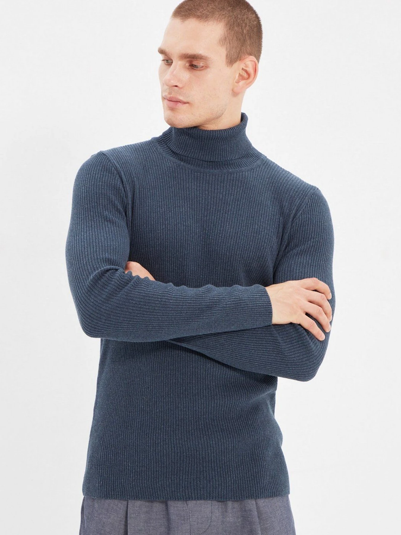 Свитры и кардиганы Trendyol модель TMNAW20MG0031/Indigo Фото