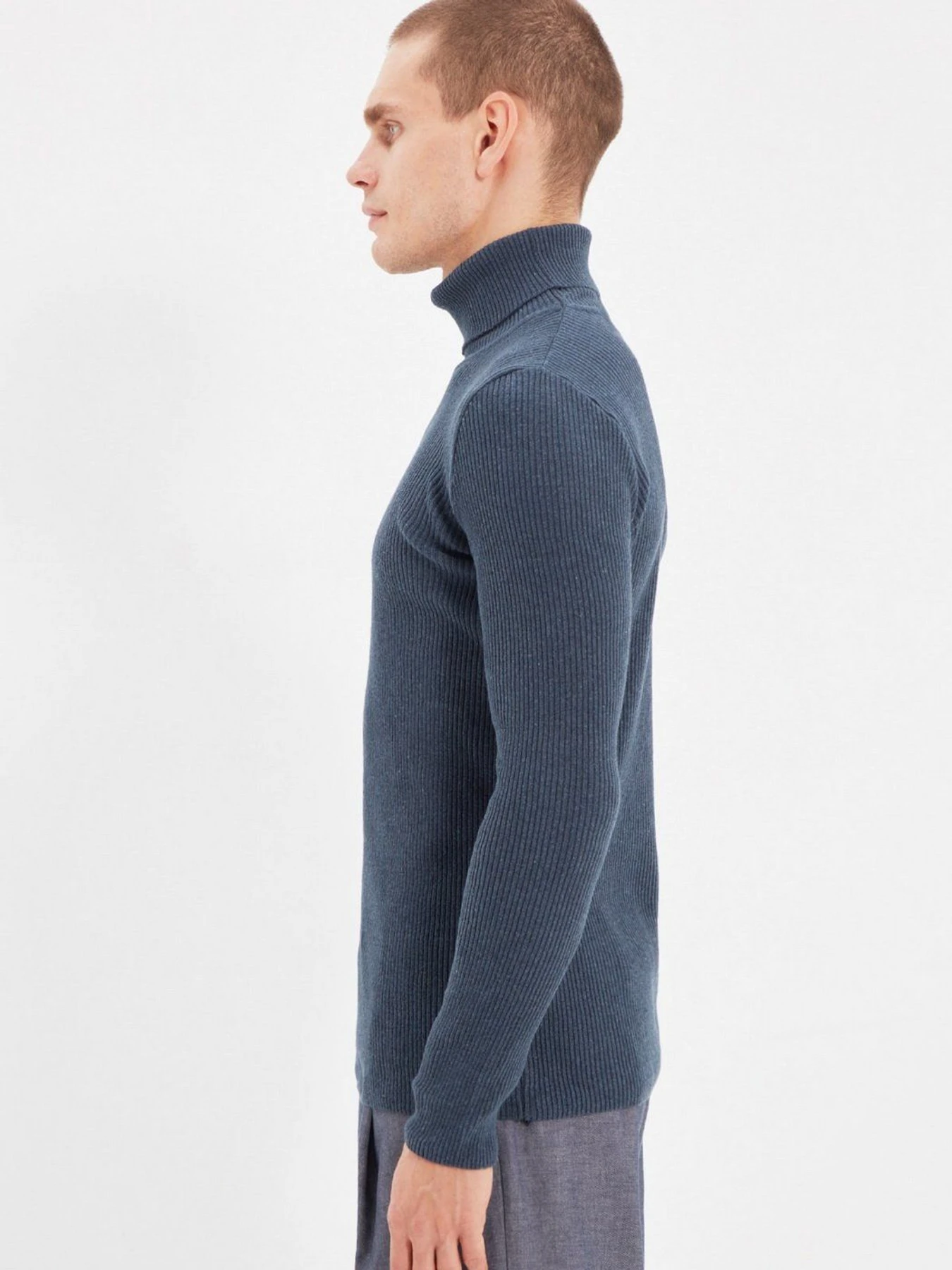 Свитры и кардиганы Trendyol модель TMNAW20MG0031/Indigo Фото
