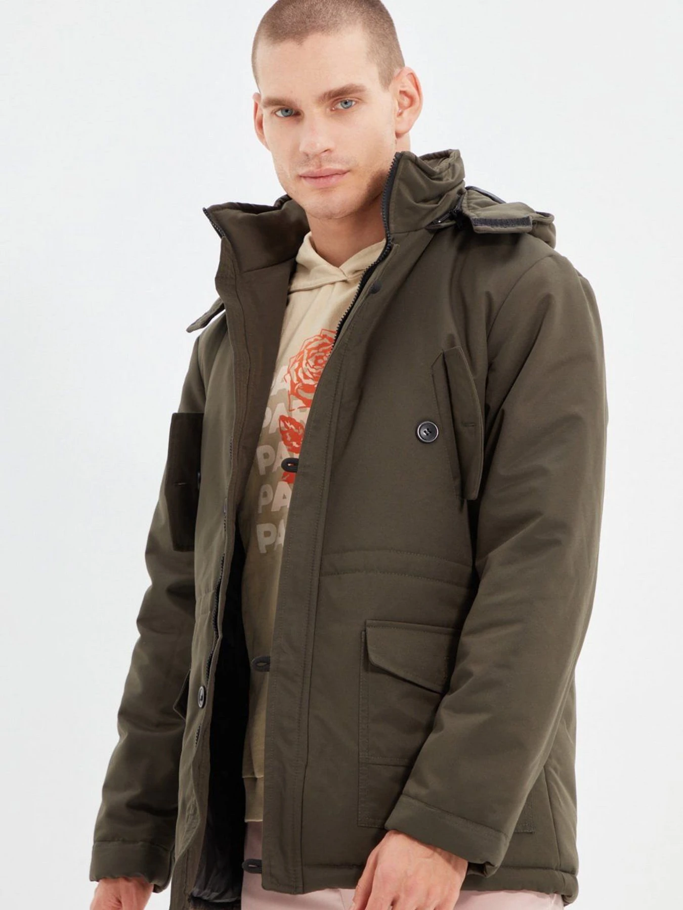 Куртки и дубленки Trendyol модель TMNAW22MO0120/Haki Куртки и дубленки Trendyol модель TMNAW22MO0120/Haki Фото