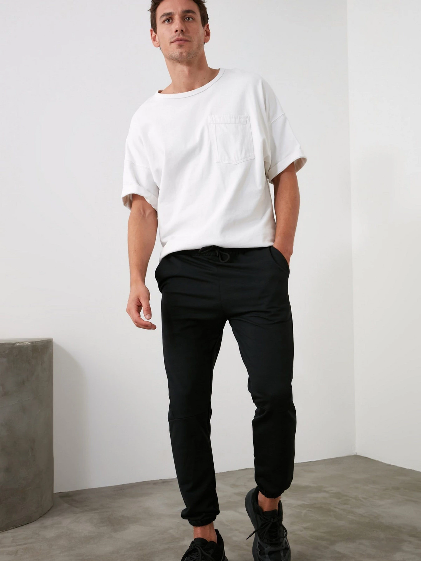 Брюки Trendyol модель TMNSS20EA0076/Siyah Брюки Trendyol модель TMNSS20EA0076/Siyah Фото
