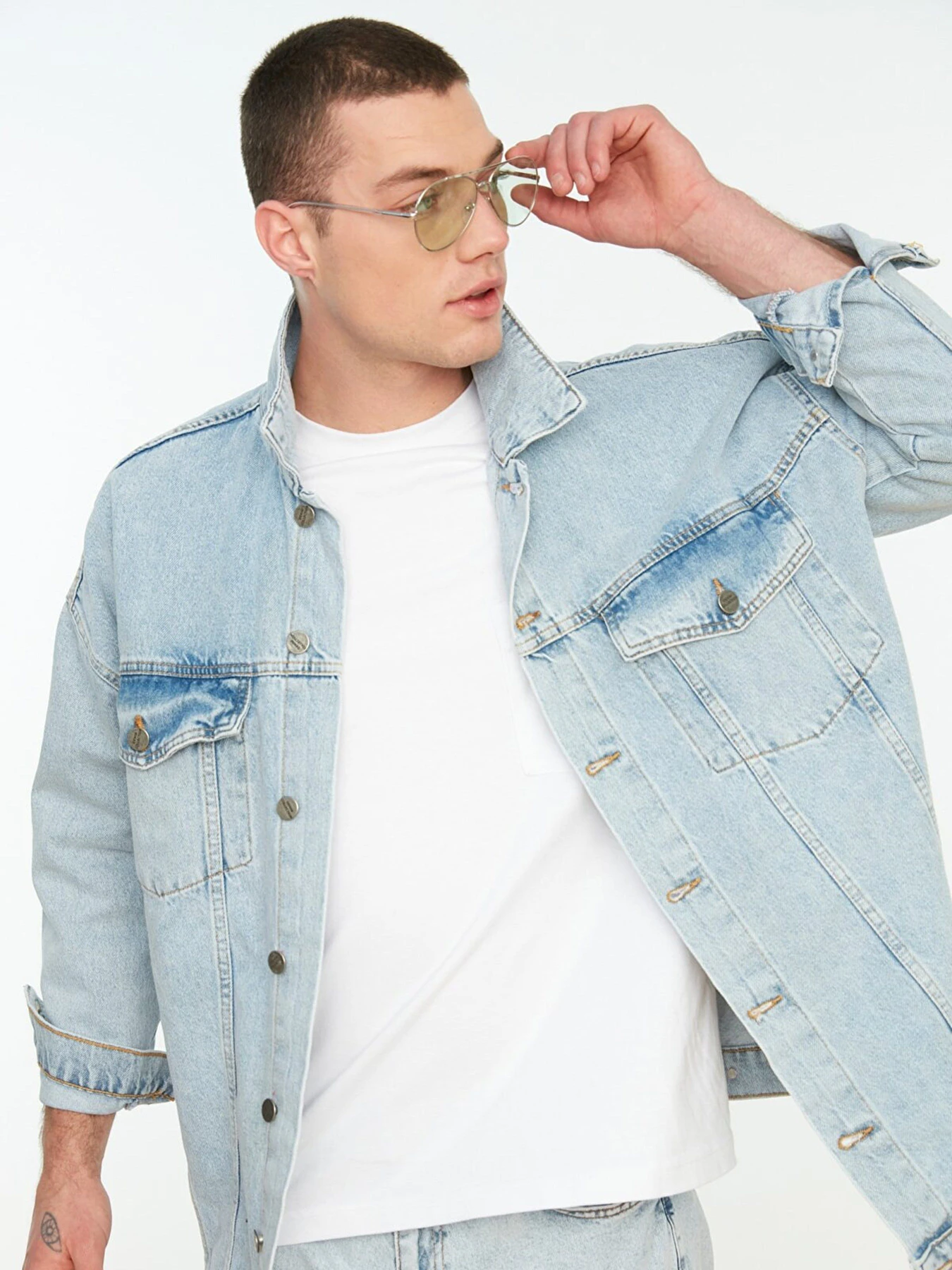 Куртки и дубленки Trendyol модель TMNSS22CE0160/Indigo Фото