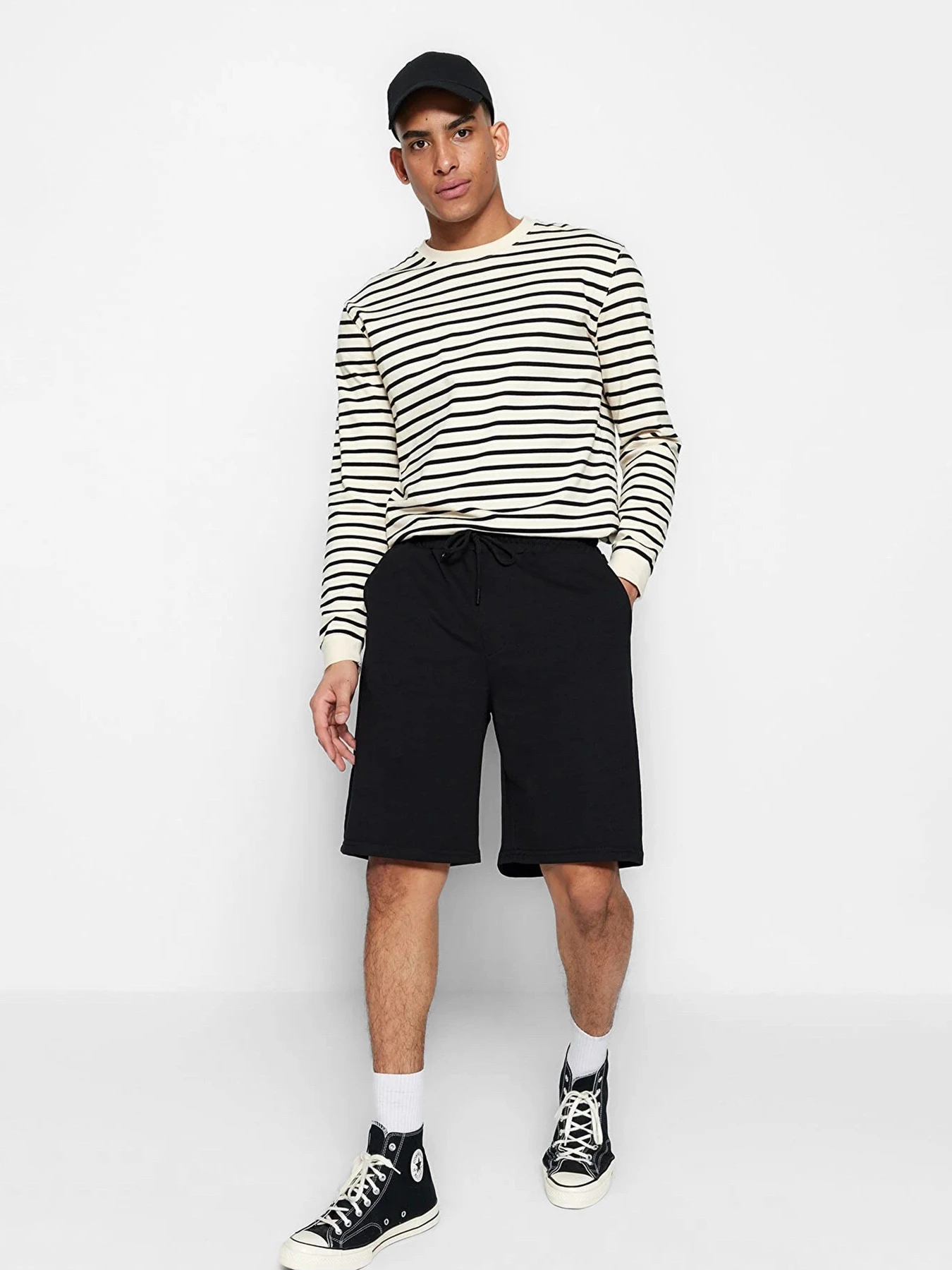 Шорты Trendyol модель TMNSS22SR0257/Siyah Фото