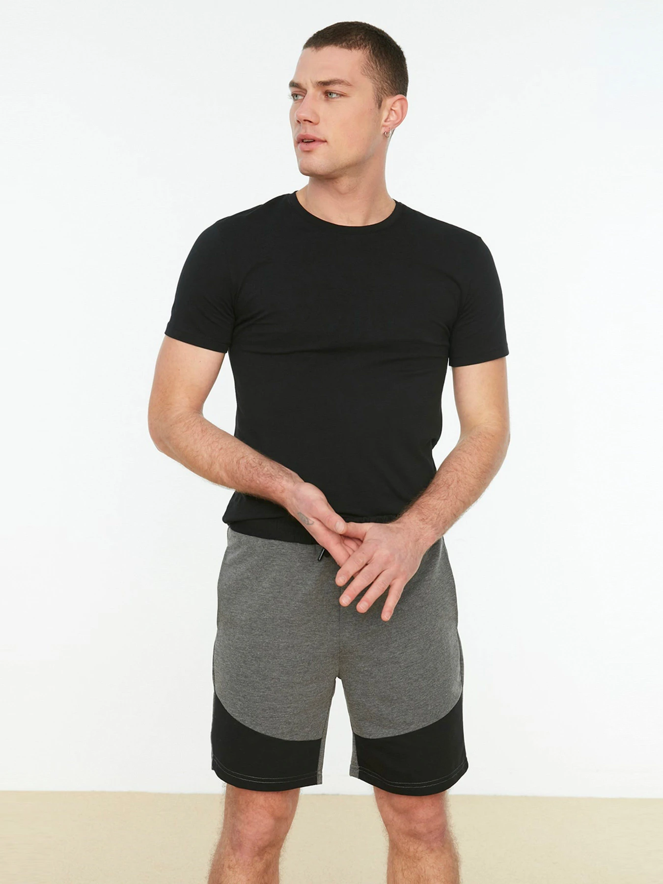 Шорты Trendyol модель TMNSS20SR0079/Antrasit Шорты Trendyol модель TMNSS20SR0079/Antrasit Фото
