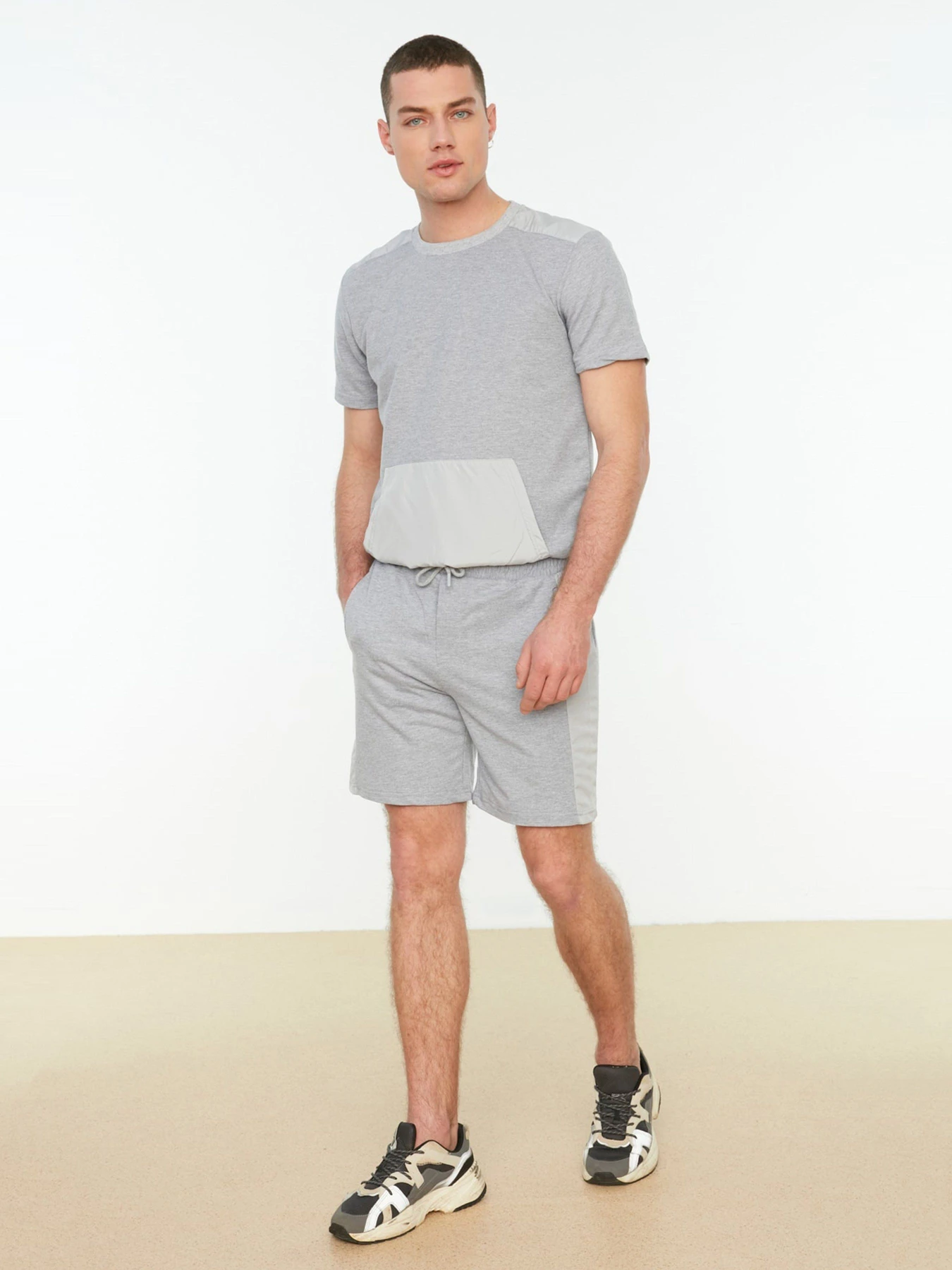 Костюмы Trendyol модель TMNSS21EM0046/Gri Костюмы Trendyol модель TMNSS21EM0046/Gri Фото