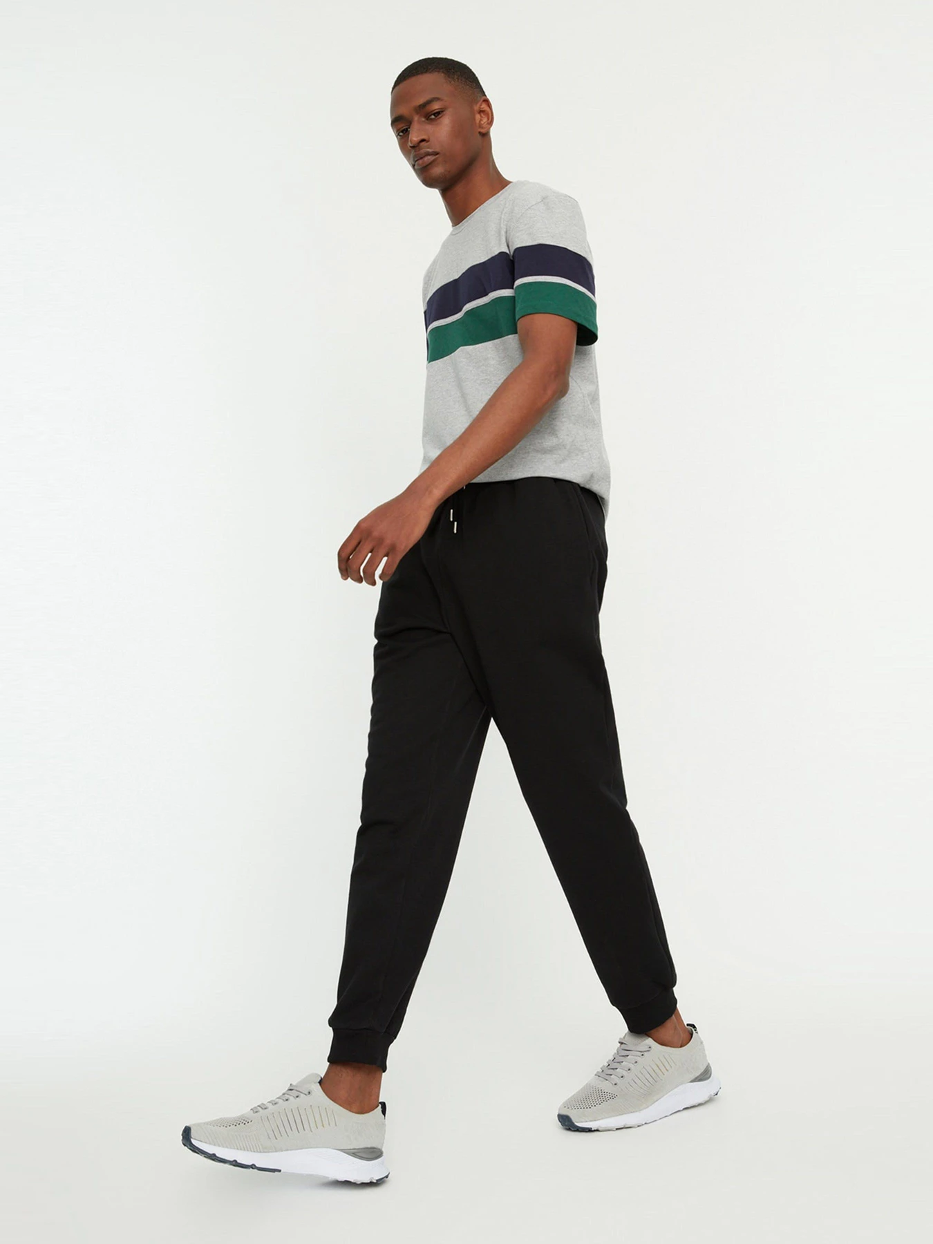 Брюки Trendyol модель TMNSS22EA0100/Siyah Фото