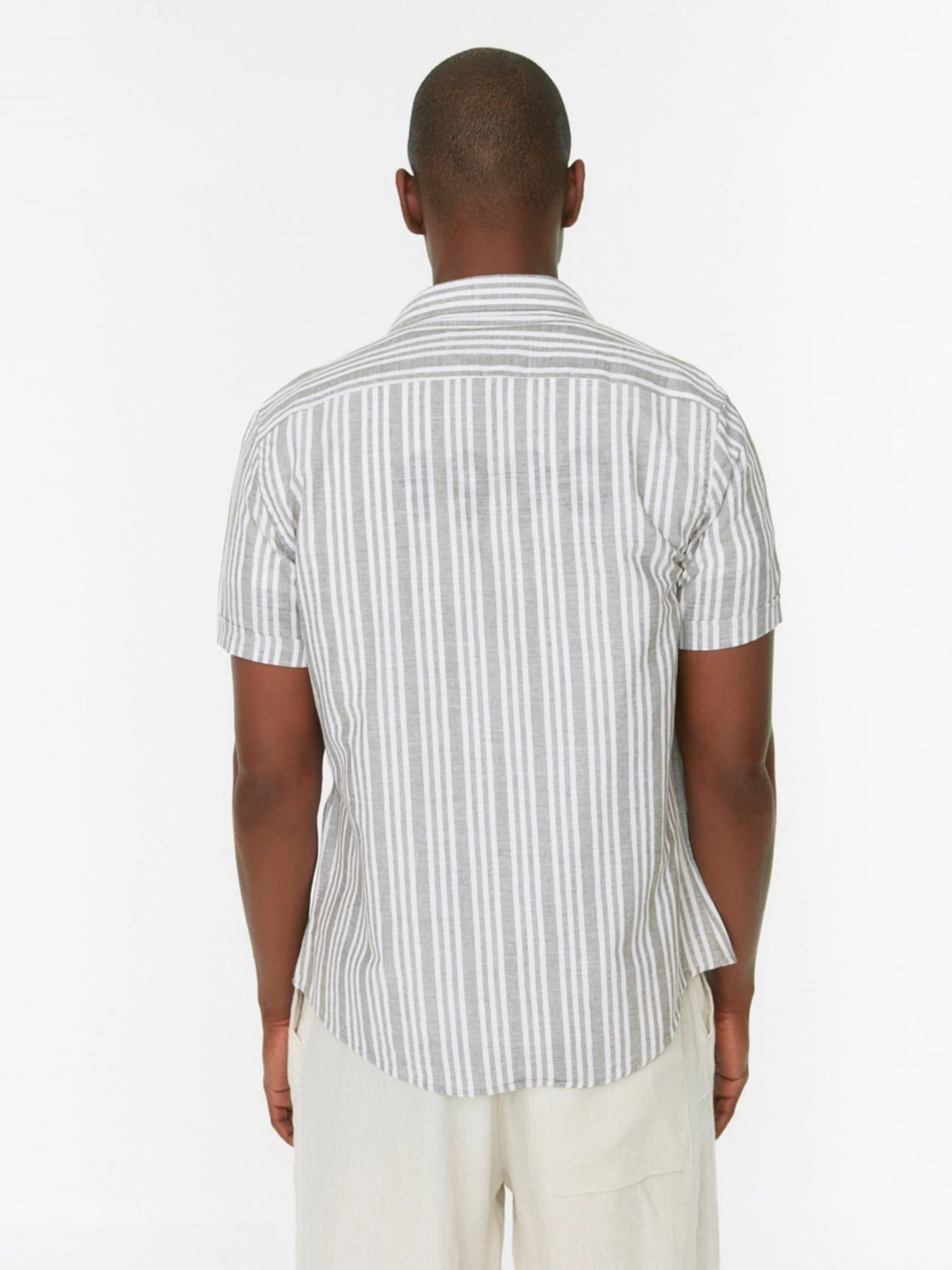 Рубашки Trendyol модель TMNSS22GO0269/Haki Рубашки Trendyol модель TMNSS22GO0269/Haki Фото