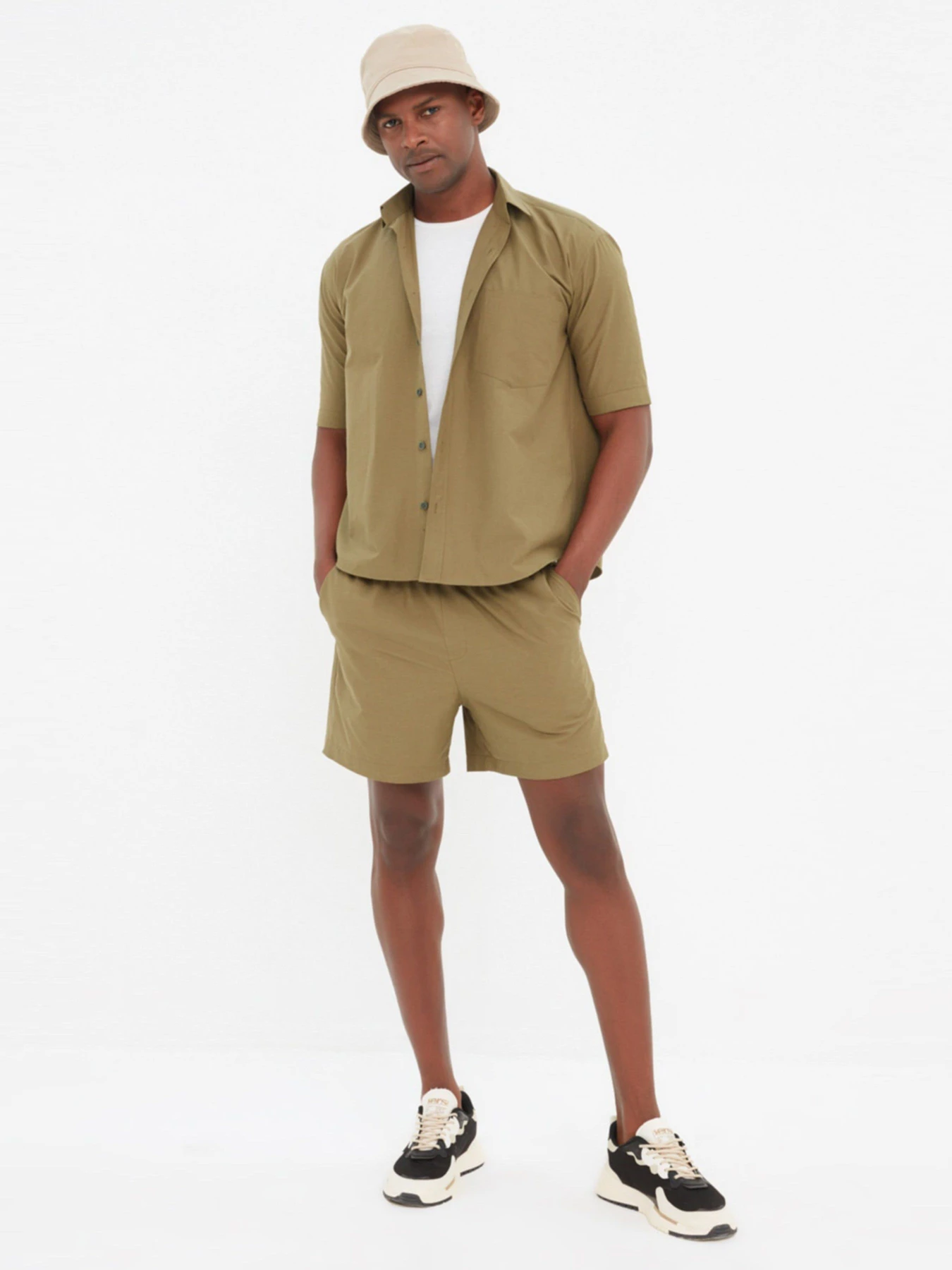 Сорочки Trendyol модель TMNSS22GO0273/Koyu Haki Сорочки Trendyol модель TMNSS22GO0273/Koyu Haki Фото