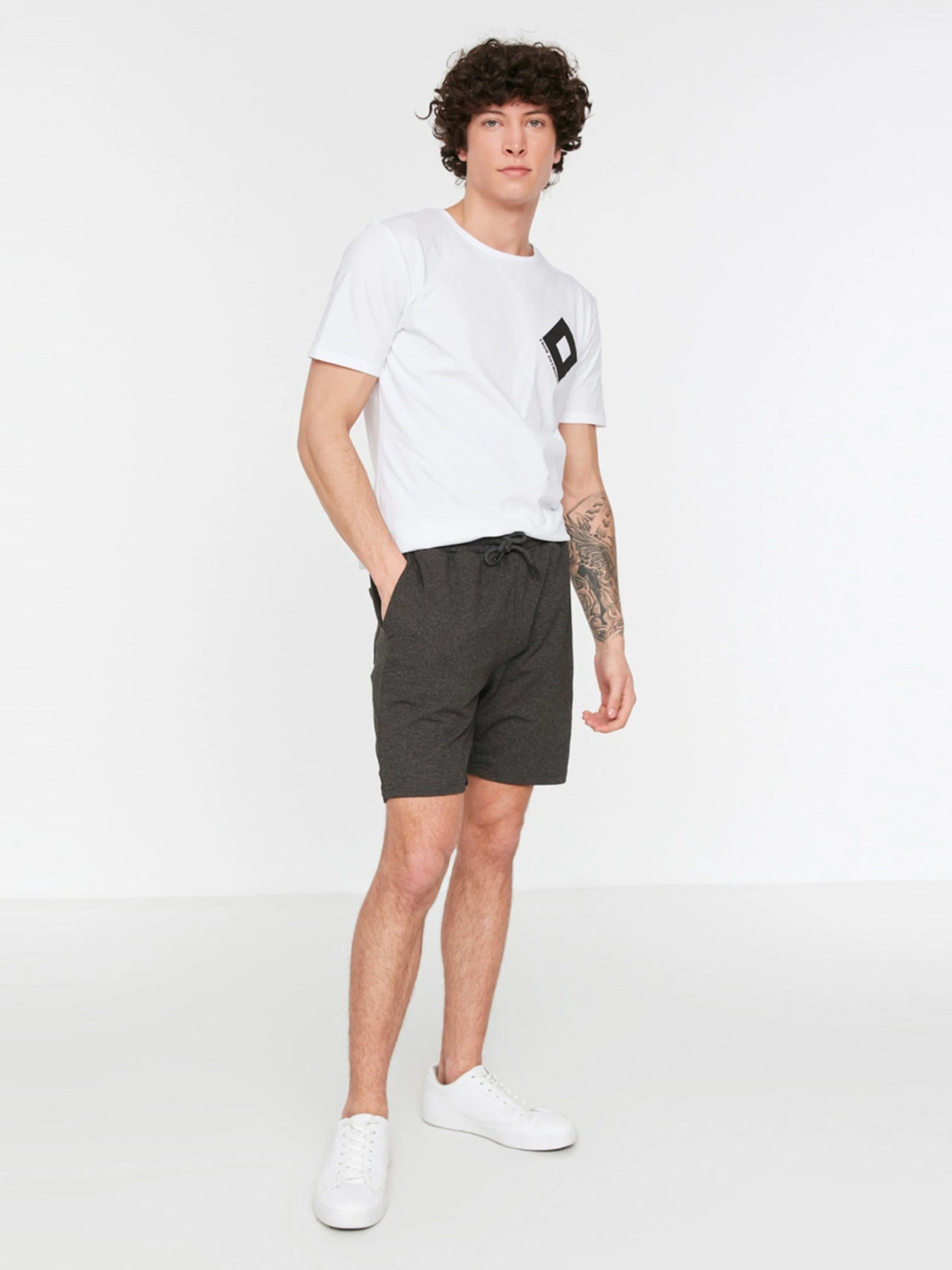 Шорты Trendyol модель TMNSS22SR0266/Antrasit Шорты Trendyol модель TMNSS22SR0266/Antrasit Фото
