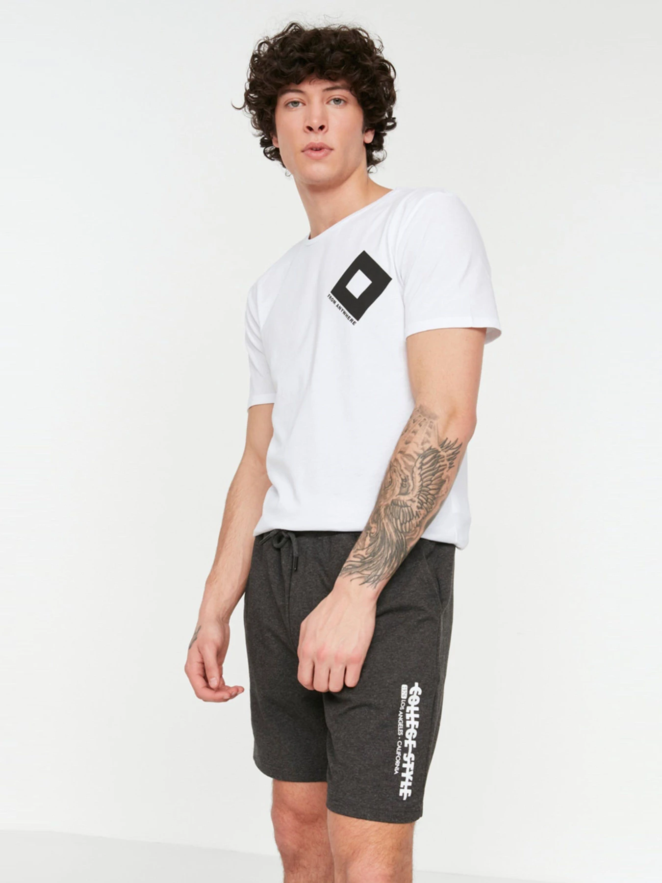 Шорты Trendyol модель TMNSS22SR0266/Antrasit Шорты Trendyol модель TMNSS22SR0266/Antrasit Фото