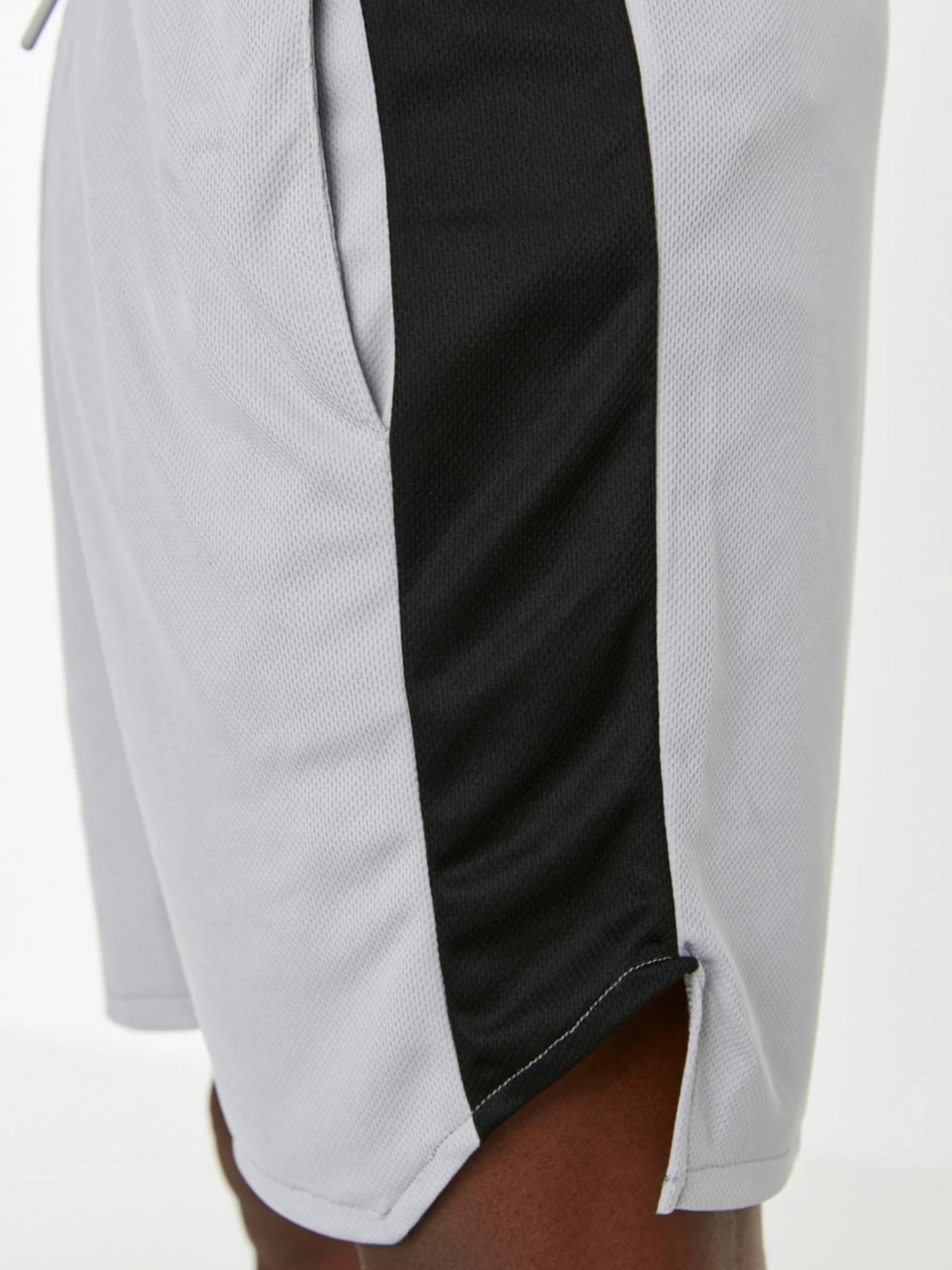 Шорты Trendyol модель TMNSS22SR0494/Gri Фото