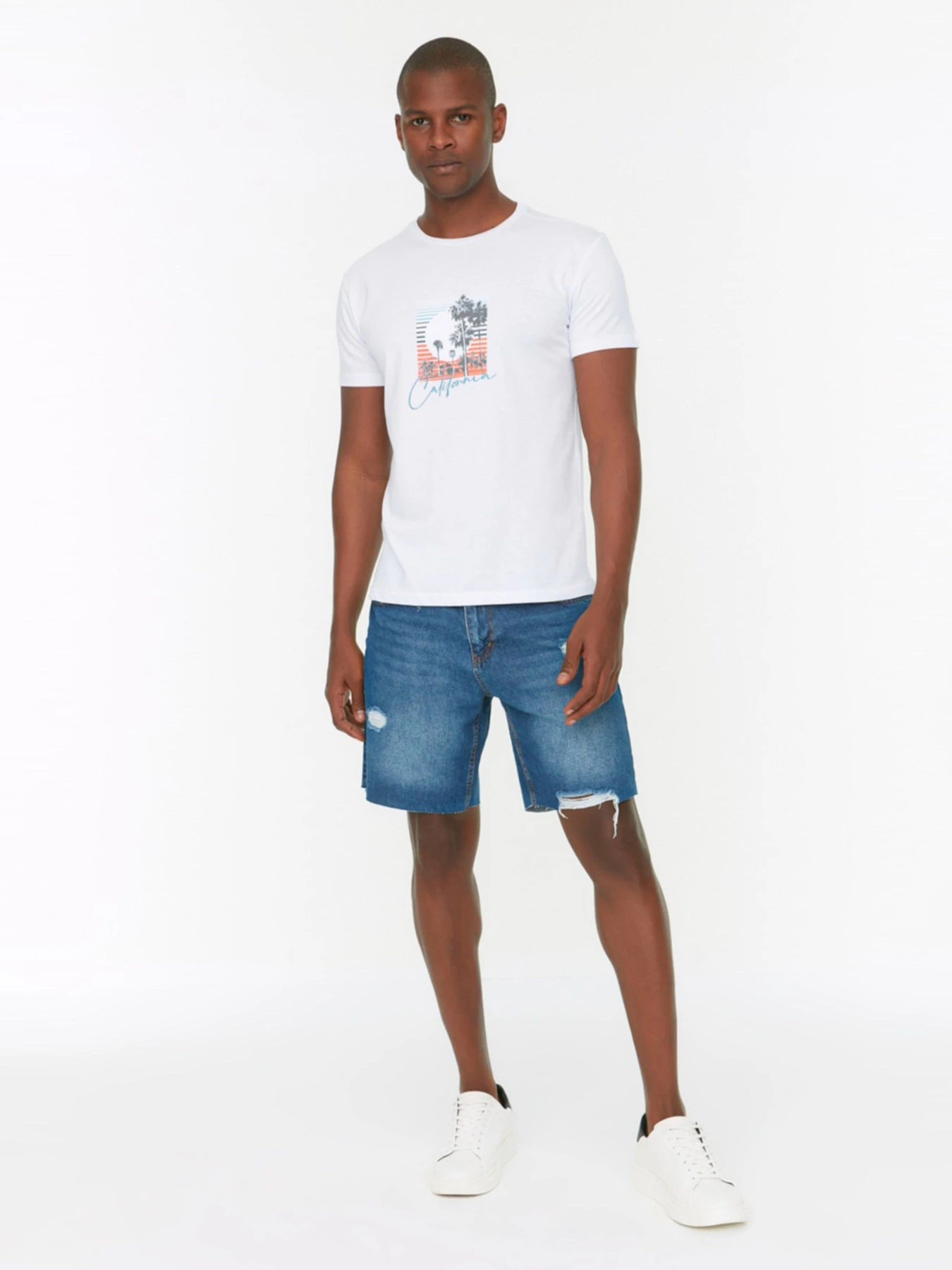 Шорты Trendyol модель TMNSS22SR0556/Lacivert Шорты Trendyol модель TMNSS22SR0556/Lacivert Фото