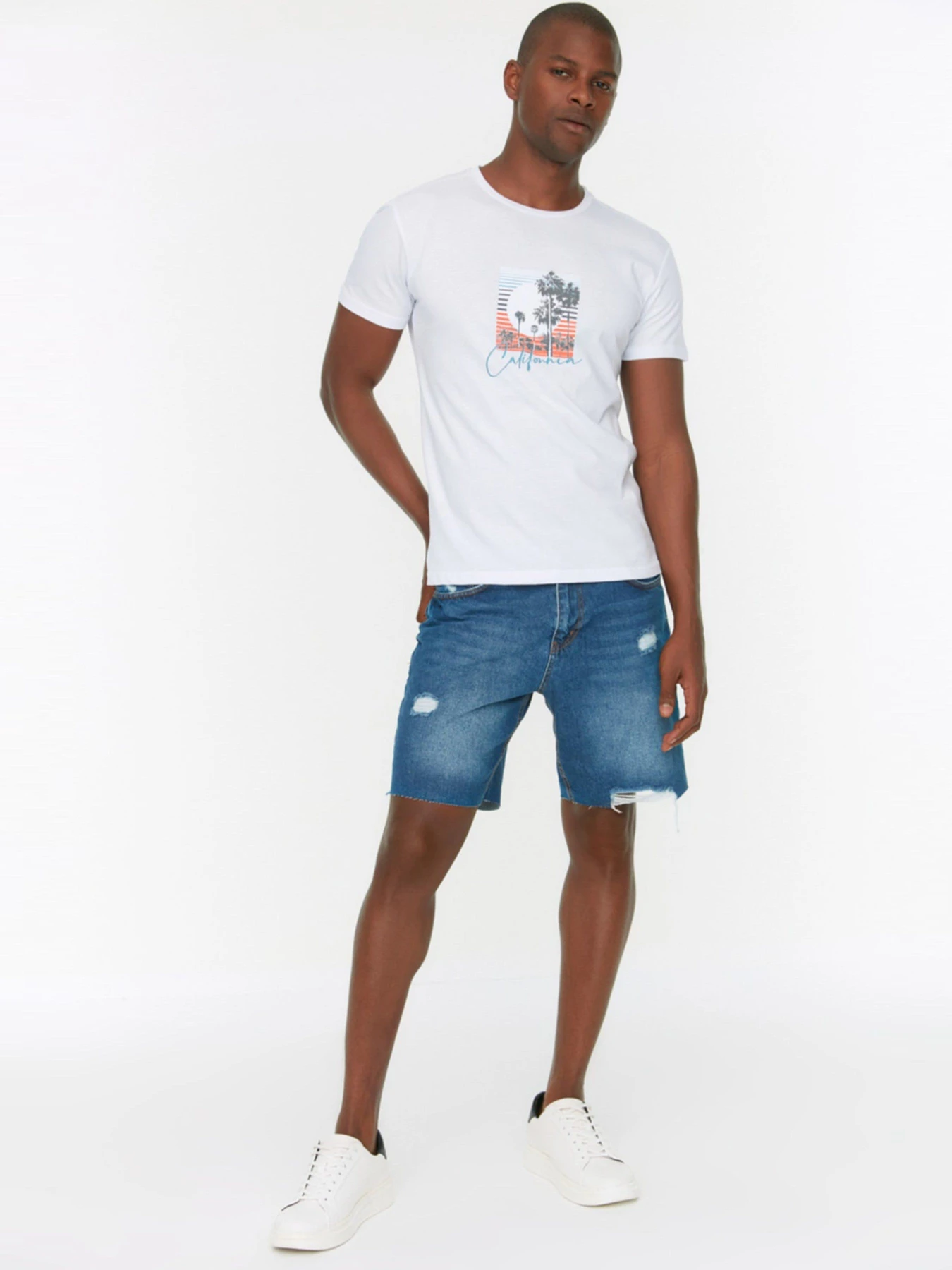Шорты Trendyol модель TMNSS22SR0556/Lacivert Шорты Trendyol модель TMNSS22SR0556/Lacivert Фото