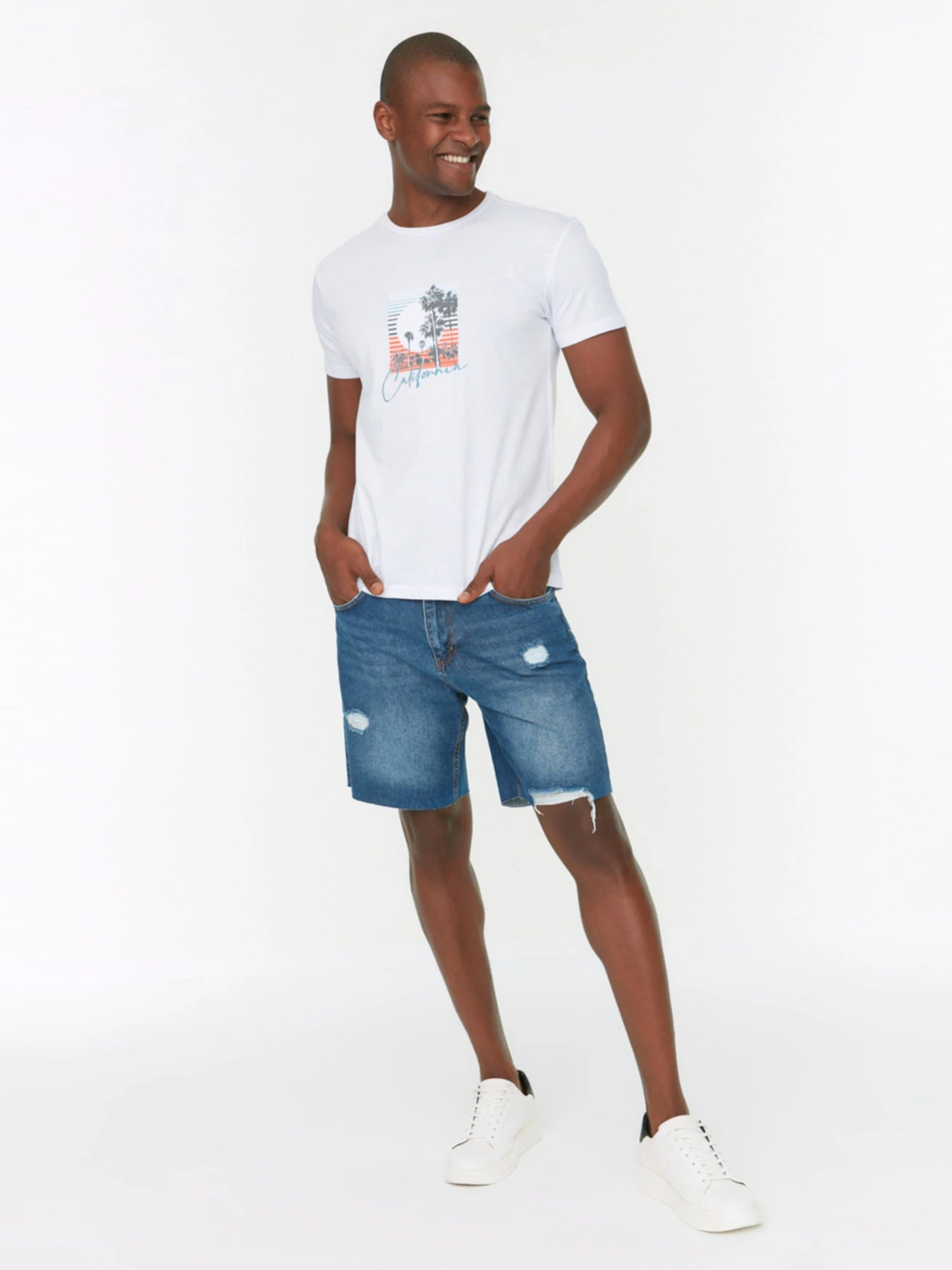 Шорты Trendyol модель TMNSS22SR0556/Lacivert Шорты Trendyol модель TMNSS22SR0556/Lacivert Фото