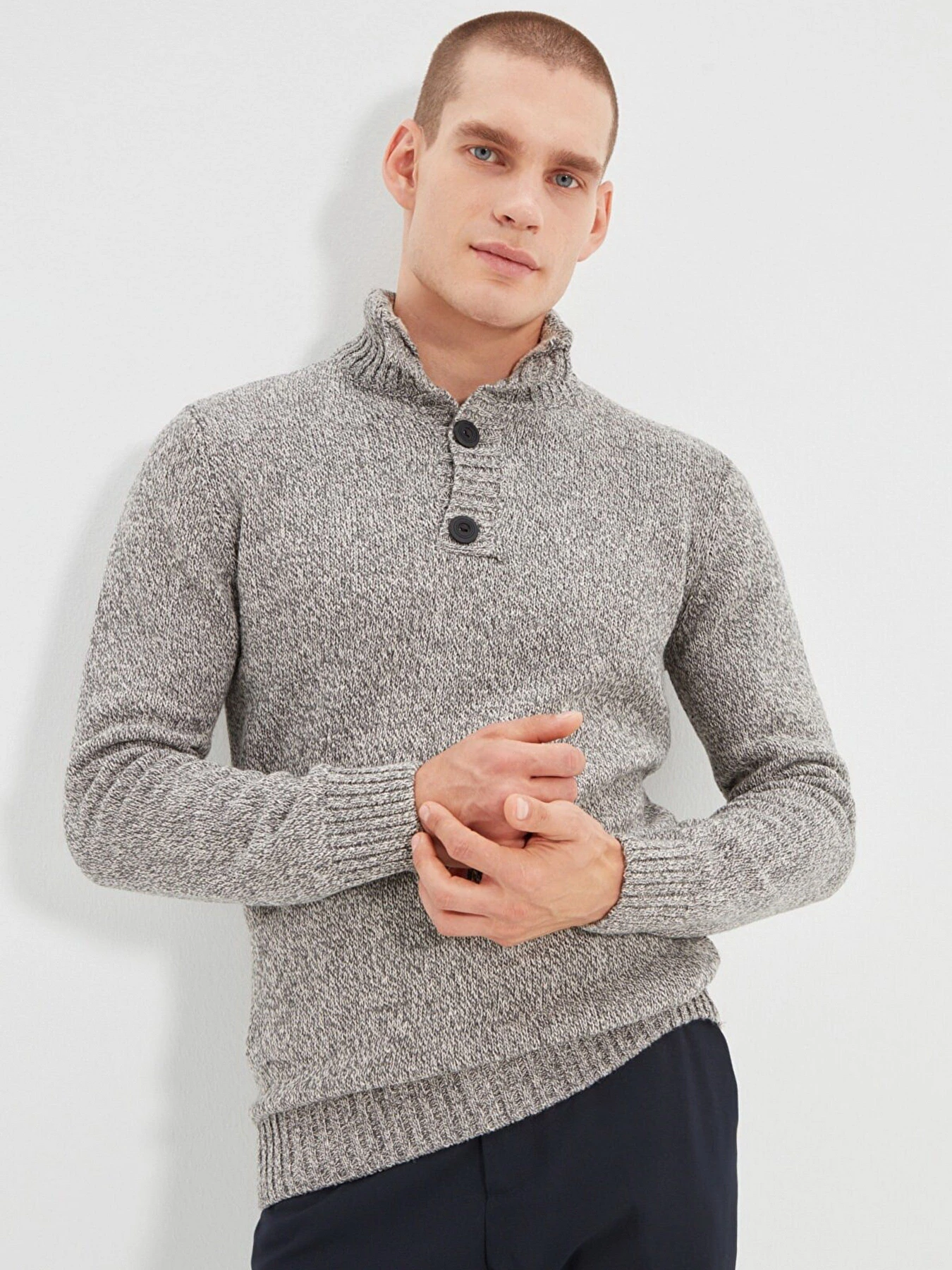 Свитры и кардиганы Trendyol модель TMNAW21KZ0394/Antrasit Фото