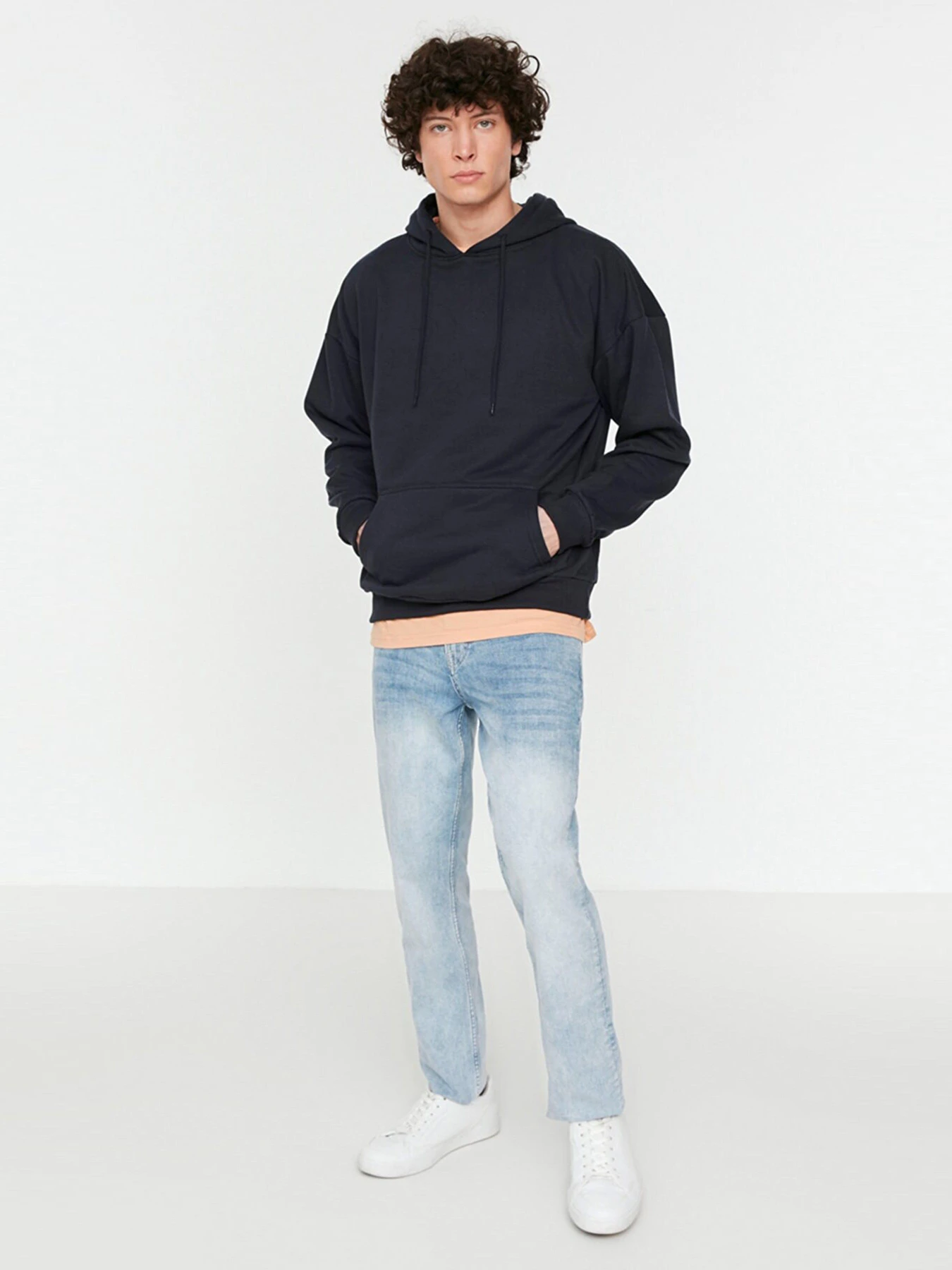 Худи и свитшоты Trendyol модель TMNSS22SW0144/Lacivert Худи и свитшоты Trendyol модель TMNSS22SW0144/Lacivert Фото