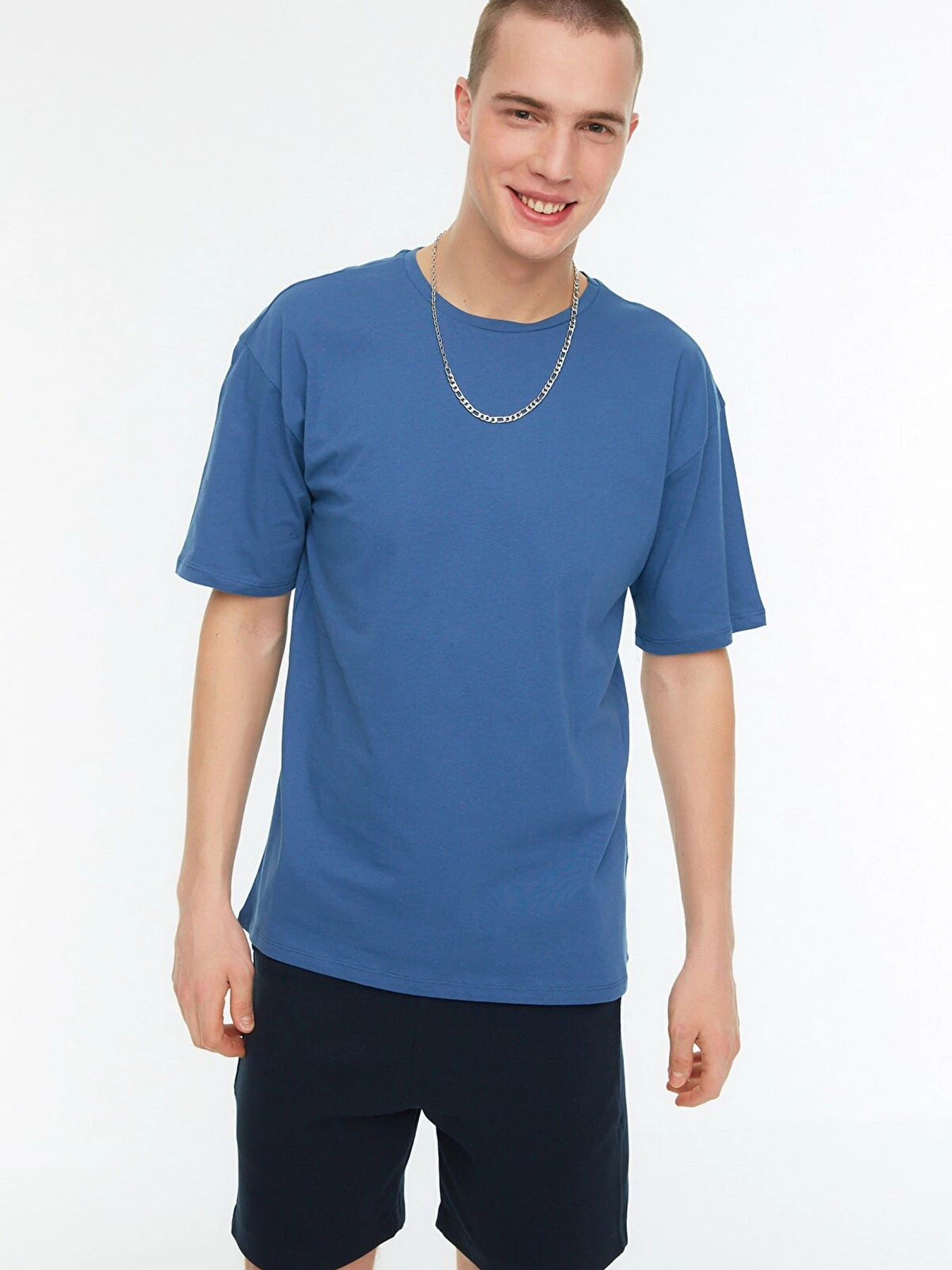 Футболки и поло Trendyol модель TMNSS22TS0481/Indigo Футболки и поло Trendyol модель TMNSS22TS0481/Indigo Фото