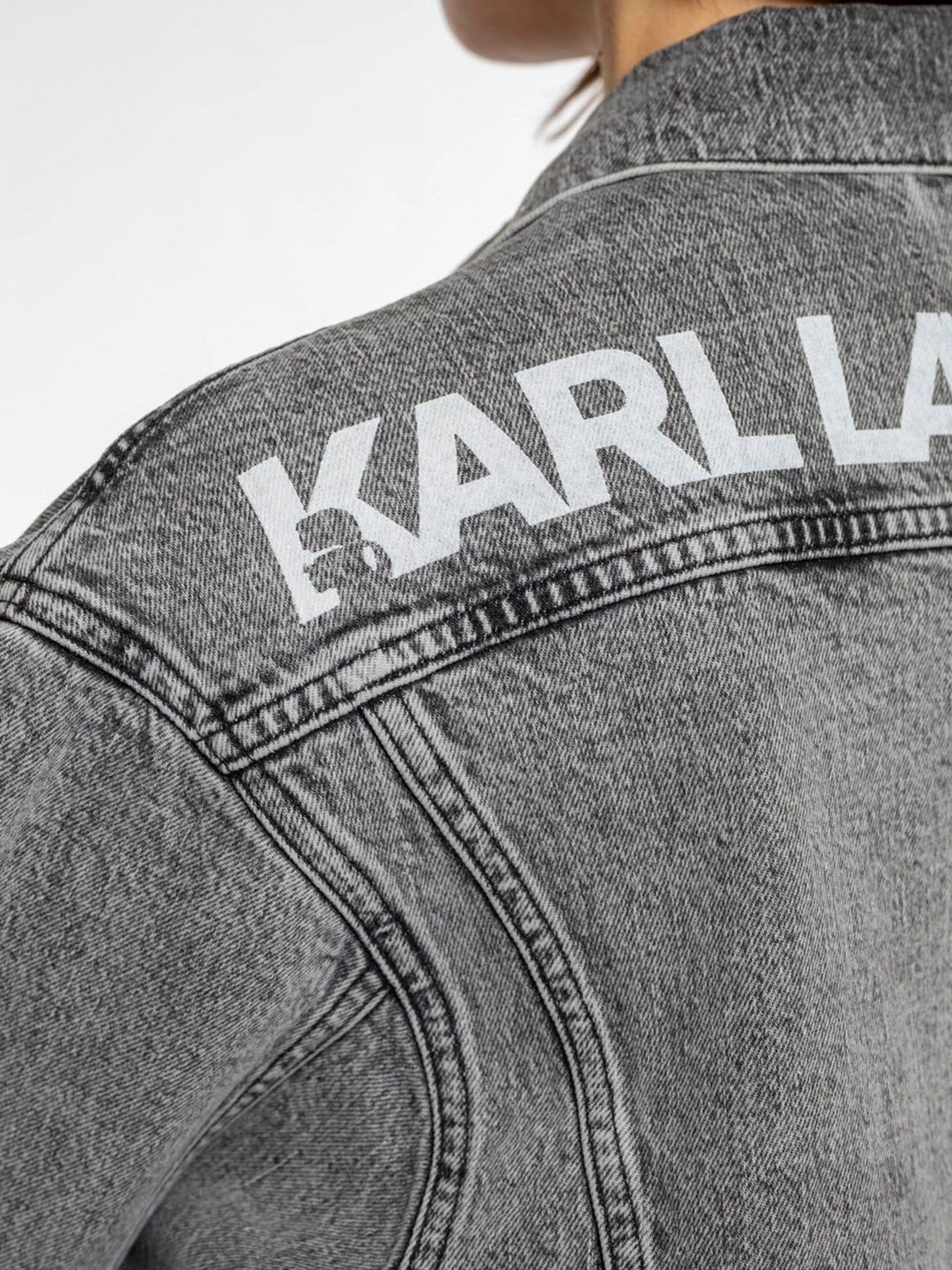 Куртки и дубленки Karl Lagerfeld модель 211W1421_D14 Куртки и дубленки Karl Lagerfeld модель 211W1421_D14 Фото