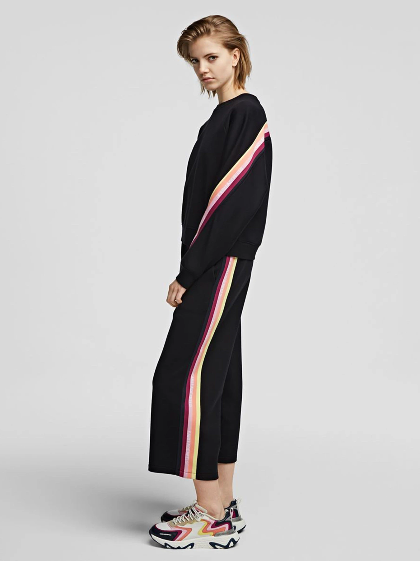 Брюки Karl Lagerfeld модель 215W1054_999 Брюки Karl Lagerfeld модель 215W1054_999 Фото