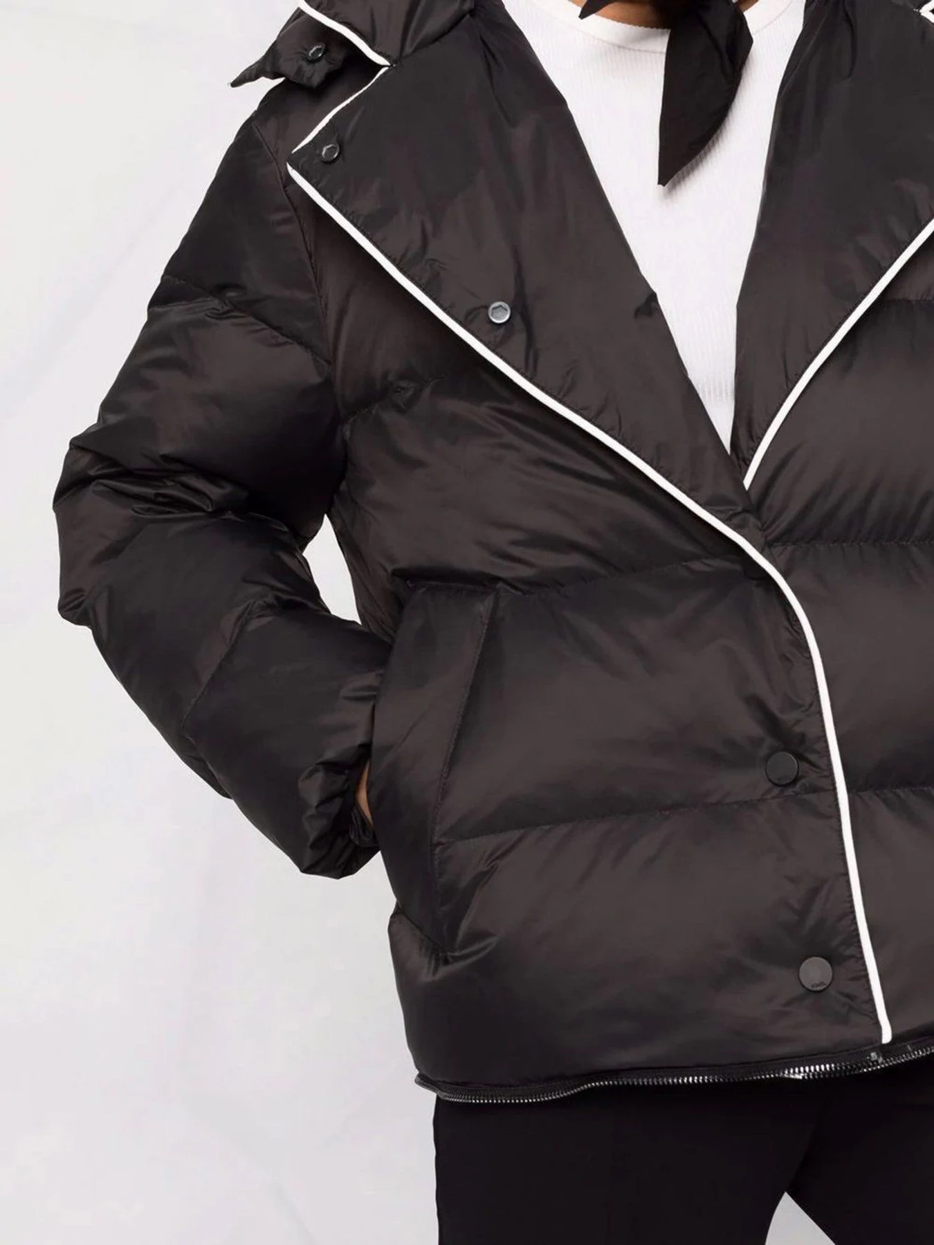Куртки и дубленки Karl Lagerfeld модель 216W1502_999 Куртки и дубленки Karl Lagerfeld модель 216W1502_999 Фото