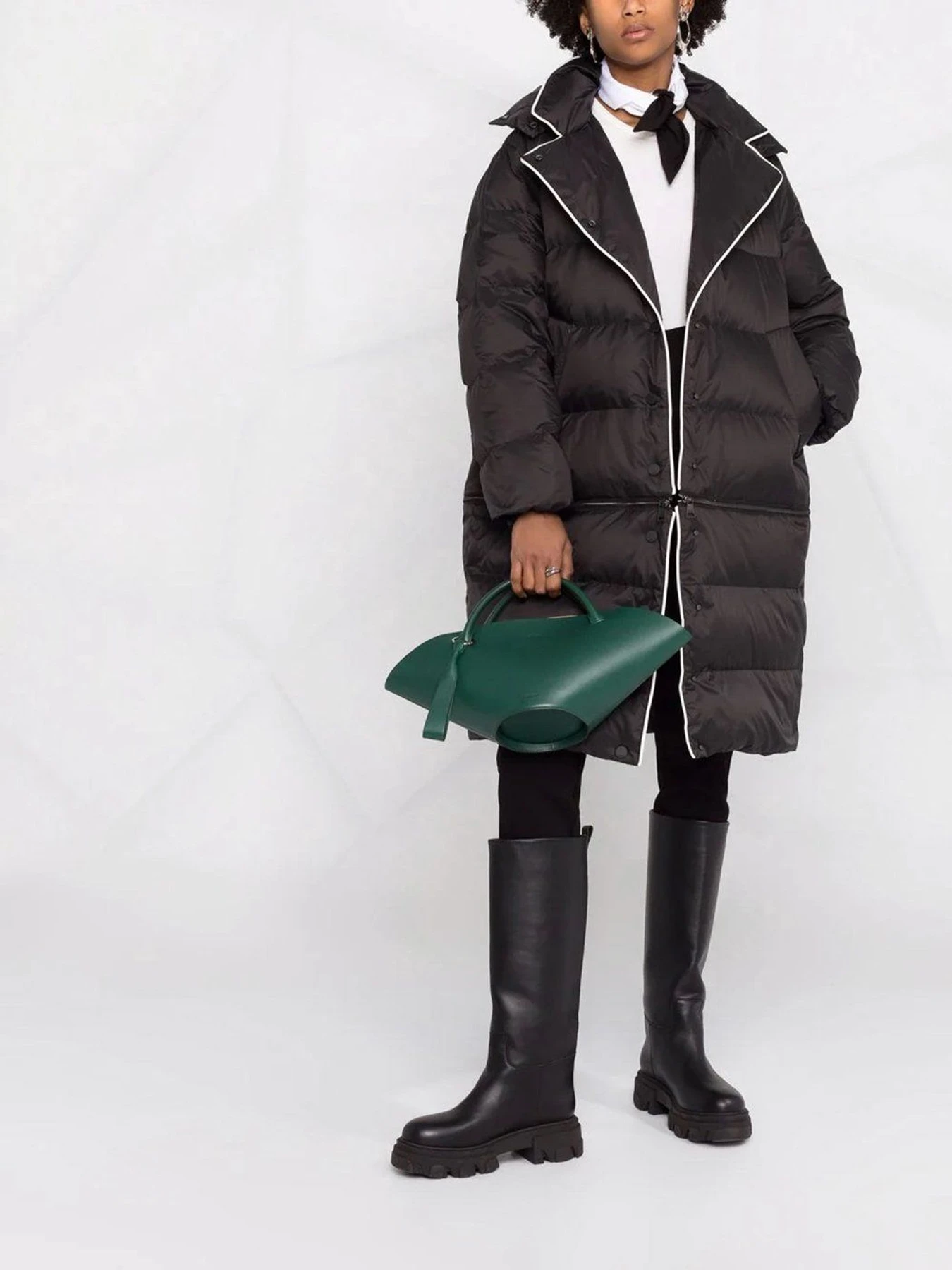 Куртки и дубленки Karl Lagerfeld модель 216W1502_999 Куртки и дубленки Karl Lagerfeld модель 216W1502_999 Фото