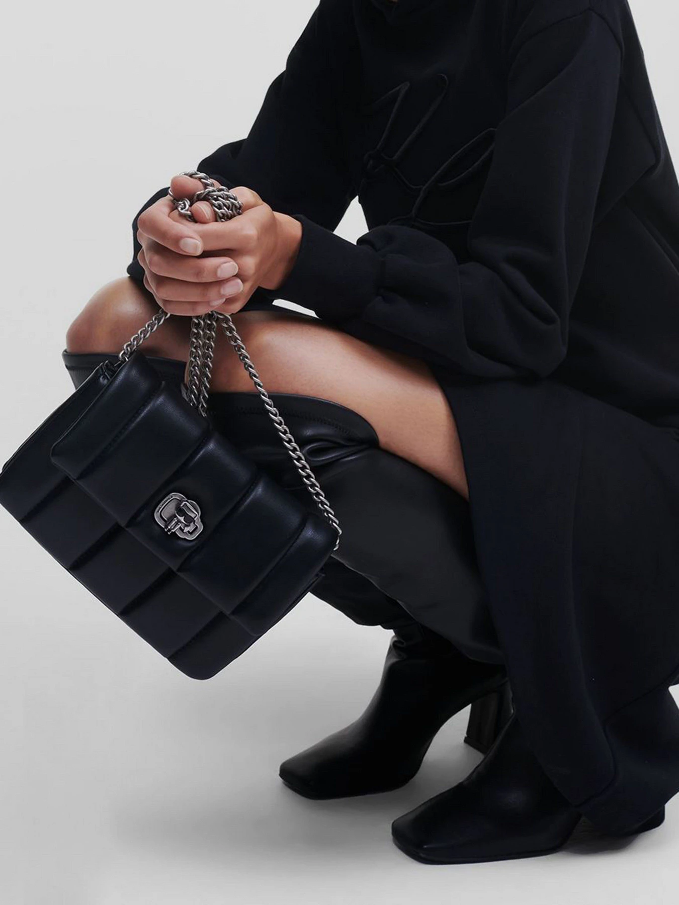 Сумки Karl Lagerfeld Ikonik модель 220W3042_999 Фото
