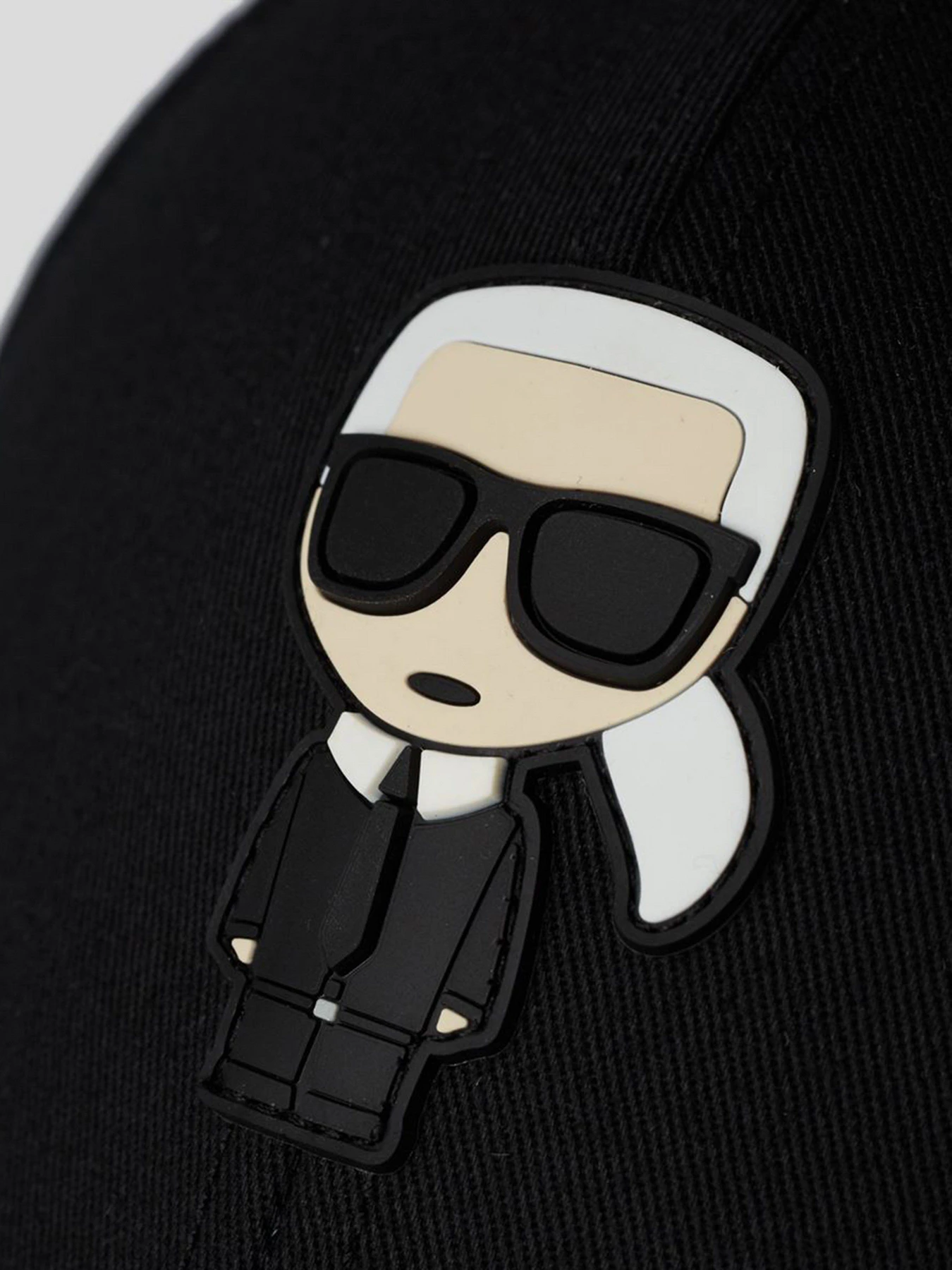 Шапки и кепки Karl Lagerfeld модель 205W3403_999 Шапки и кепки Karl Lagerfeld модель 205W3403_999 Фото
