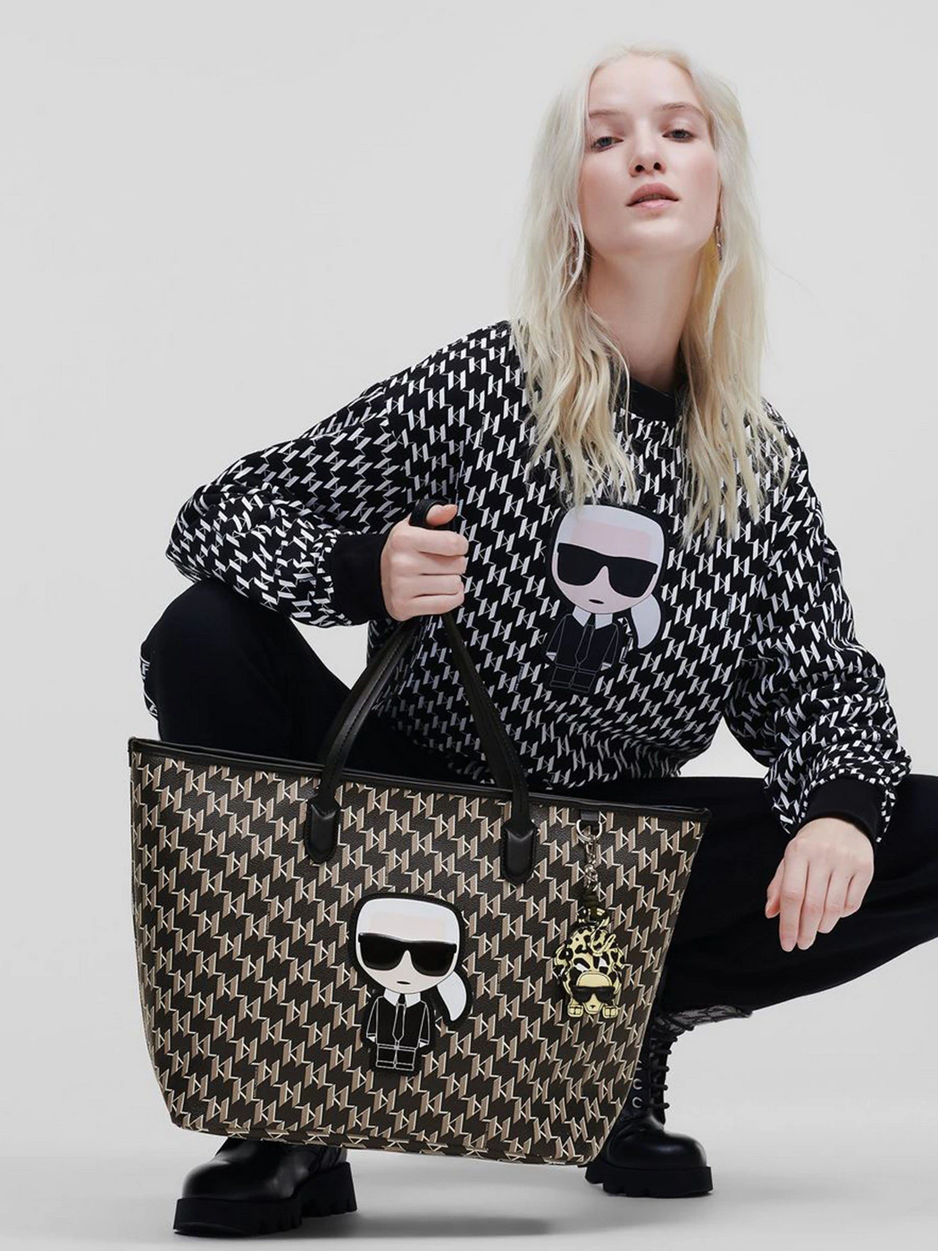 Сумки Karl Lagerfeld модель 220W3049_999 Фото
