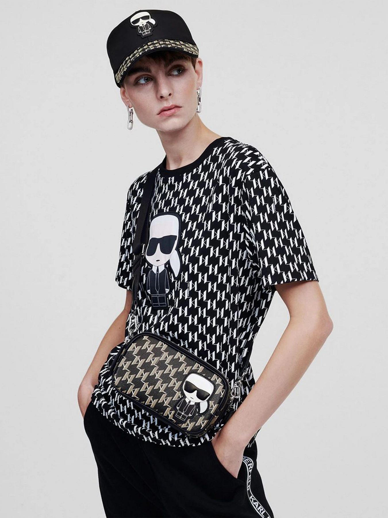 Сумки Karl Lagerfeld модель 220W3052_999 Сумки Karl Lagerfeld модель 220W3052_999 Фото
