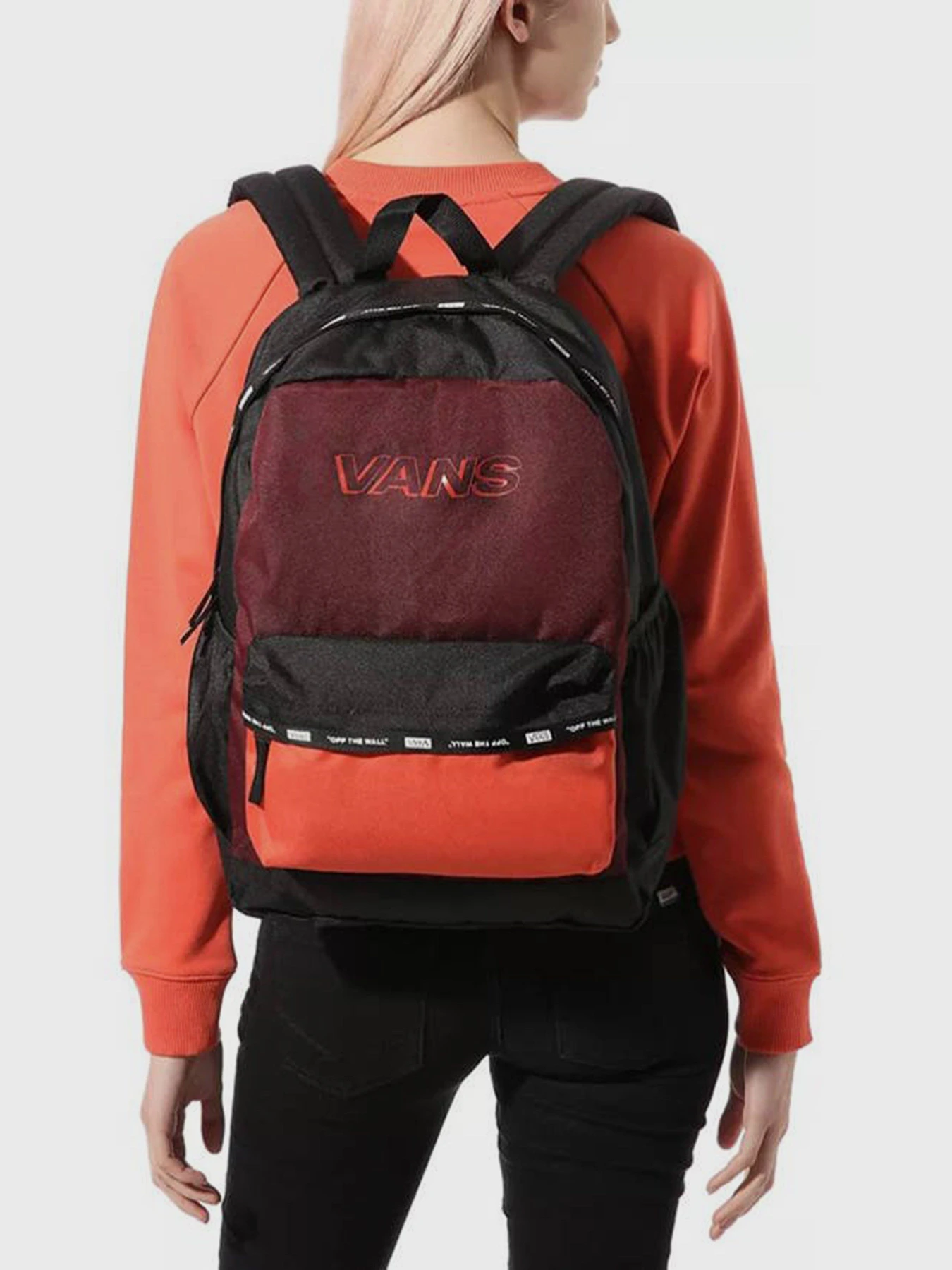 Рюкзаки Vans Sporty Realm Plus модель VN0A3PBI4QU1 Рюкзаки Vans Sporty Realm Plus модель VN0A3PBI4QU1 Фото