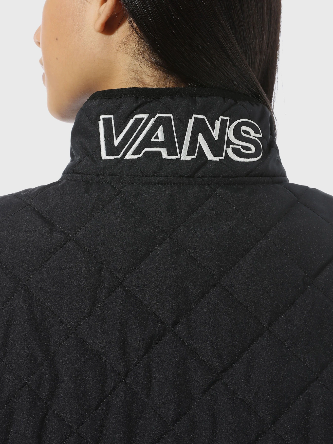 Куртки и дубленки Vans Quited модель VN0A4SB7BLK1 Куртки и дубленки Vans Quited модель VN0A4SB7BLK1 Фото