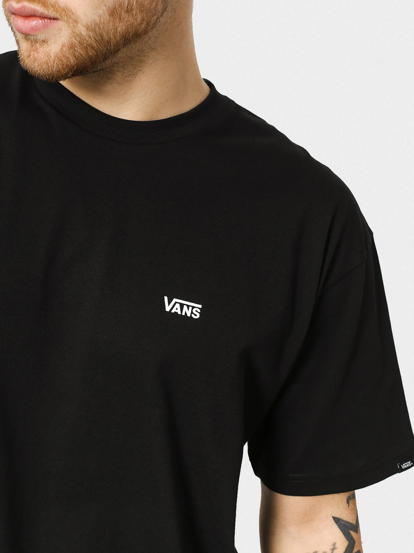Футболки и поло Vans Mn Left Chest Logo модель VN0A3CZEY281 Футболки и поло Vans Mn Left Chest Logo модель VN0A3CZEY281 Фото