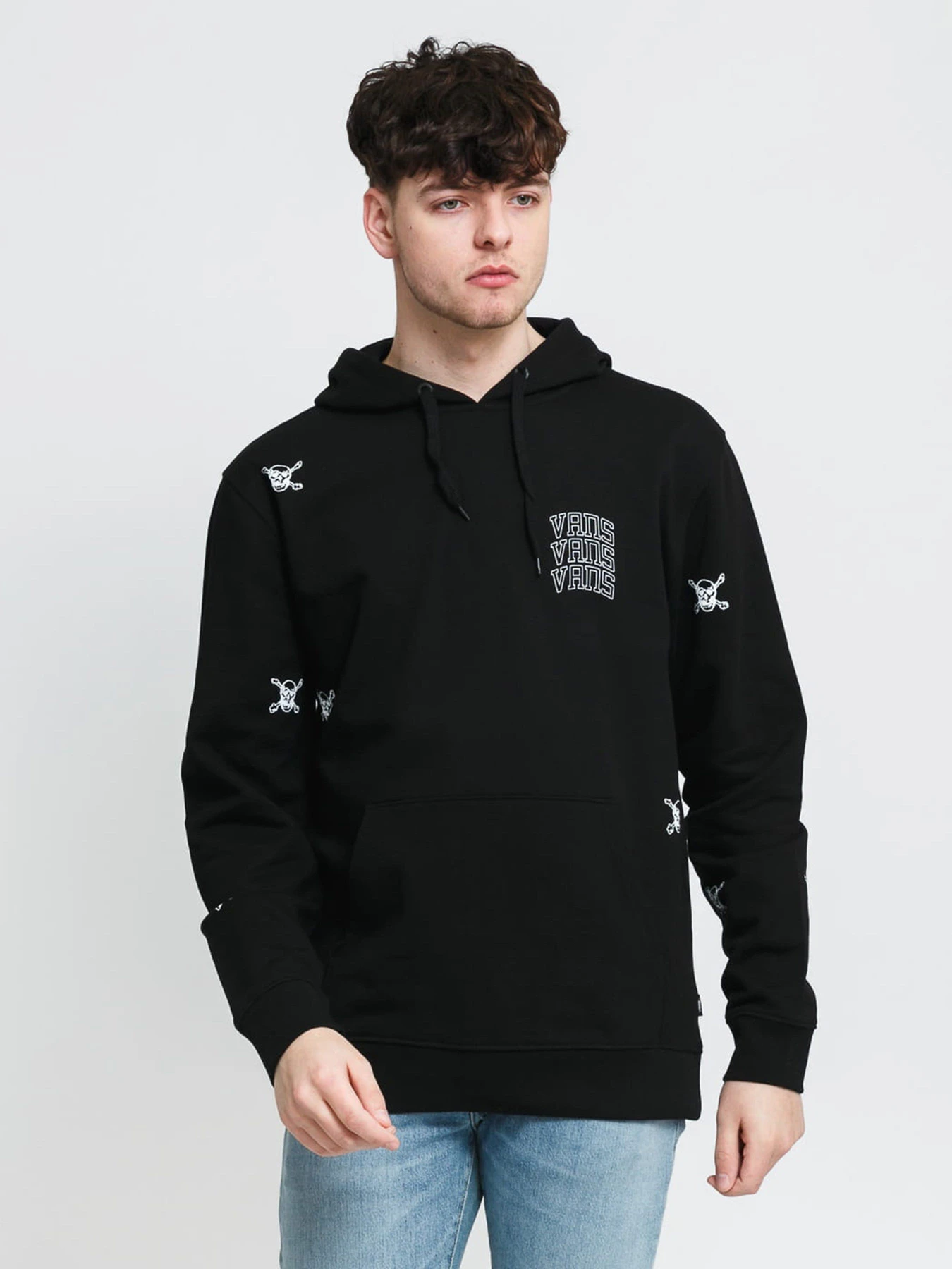 Худи и свитшоты Vans New Varsity модель VN0A54AFBLK1 Худи и свитшоты Vans New Varsity модель VN0A54AFBLK1 Фото